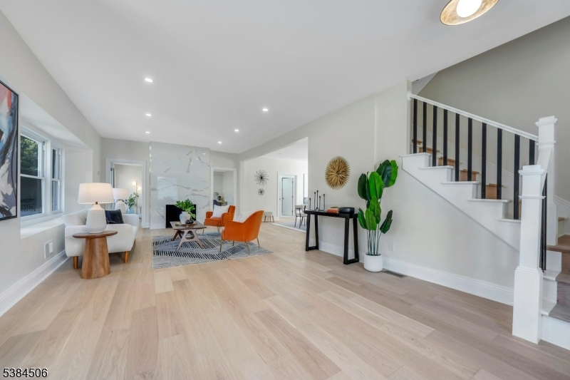Montclair Twp., New Jersey, 07042, United States, 6 Bedrooms Bedrooms, ,5 BathroomsBathrooms,Residential,For Sale,1947111