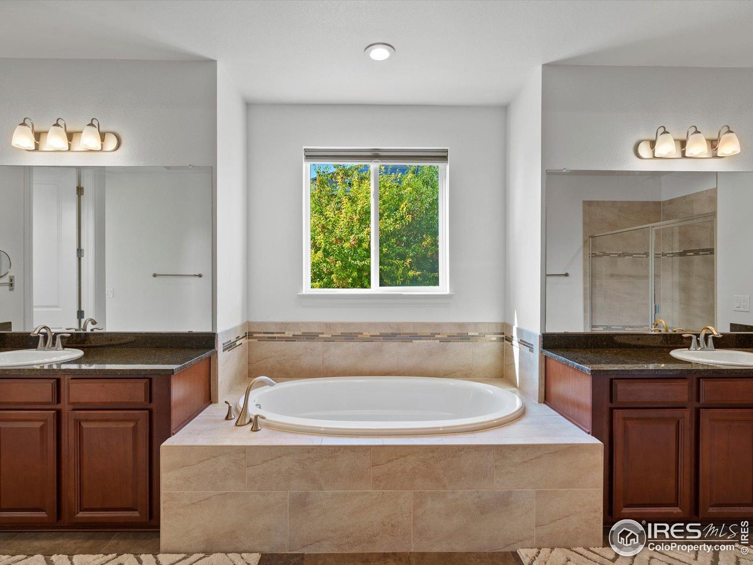 Arvada, Colorado, 80007, United States, 4 Bedrooms Bedrooms, ,3 BathroomsBathrooms,Residential,For Sale,1917292