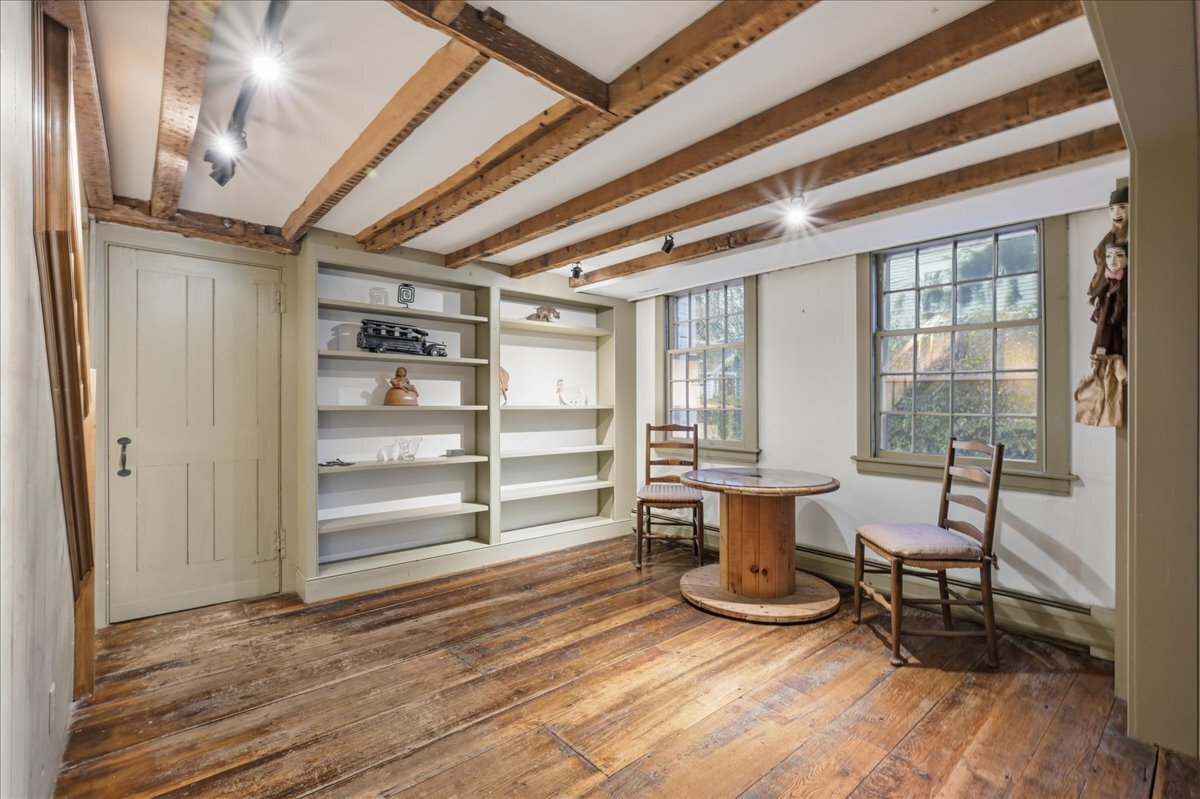 Guilford, Connecticut, 06437, United States, 5 Bedrooms Bedrooms, ,Residential,For Sale,2002504