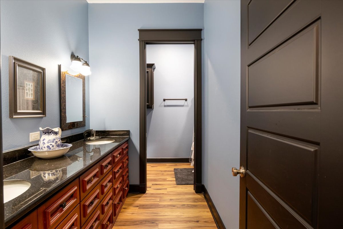 Long Branch, Texas, 75669, United States, 4 Bedrooms Bedrooms, ,4 BathroomsBathrooms,Residential,For Sale,1908688