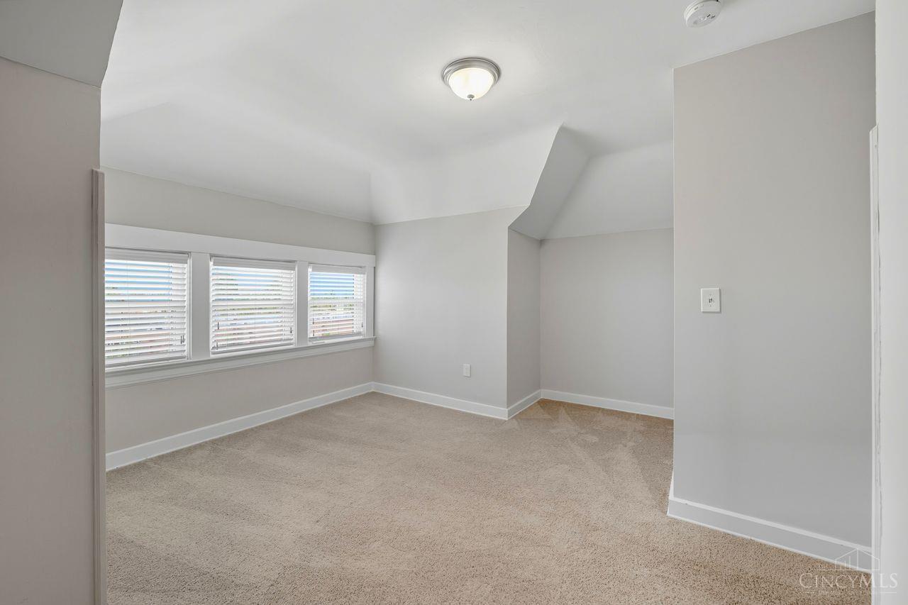 Norwood, Ohio, 45212, United States, 5 Bedrooms Bedrooms, ,5 BathroomsBathrooms,Residential,For Sale,1948609