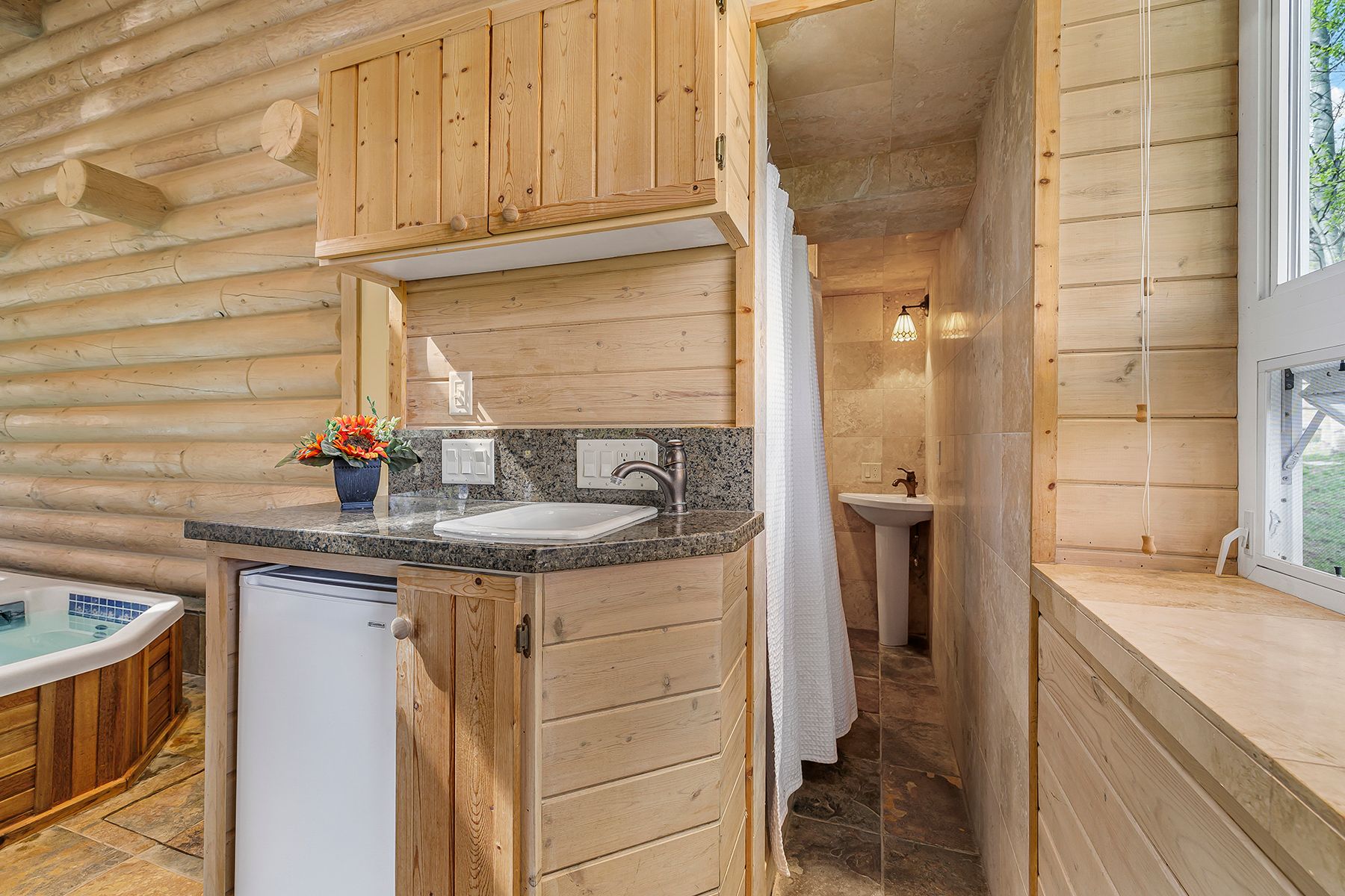  where  the mountains meet mccoy - 物件實景