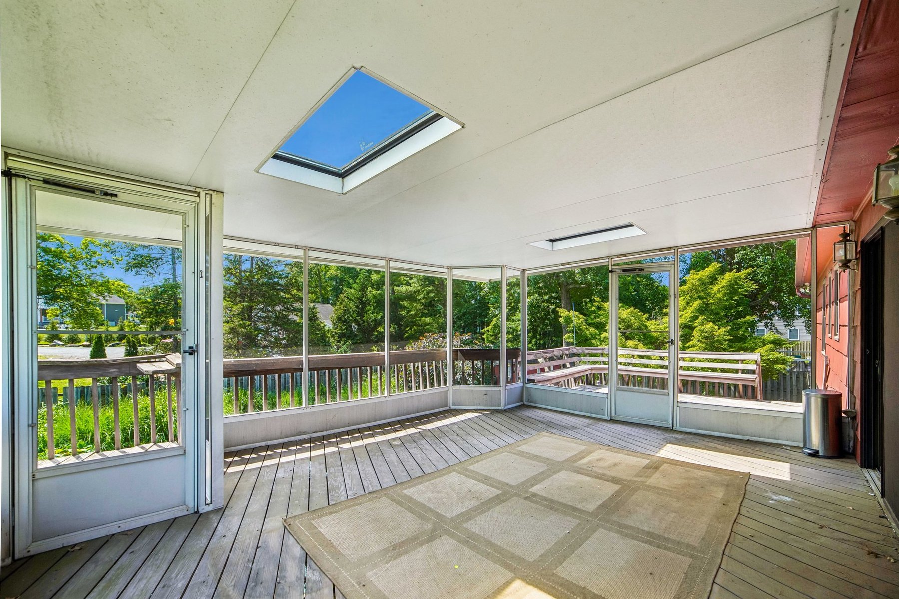  ?Oak Park? Bi-Level Provides Space Location and Long-Term Value - 物件實景