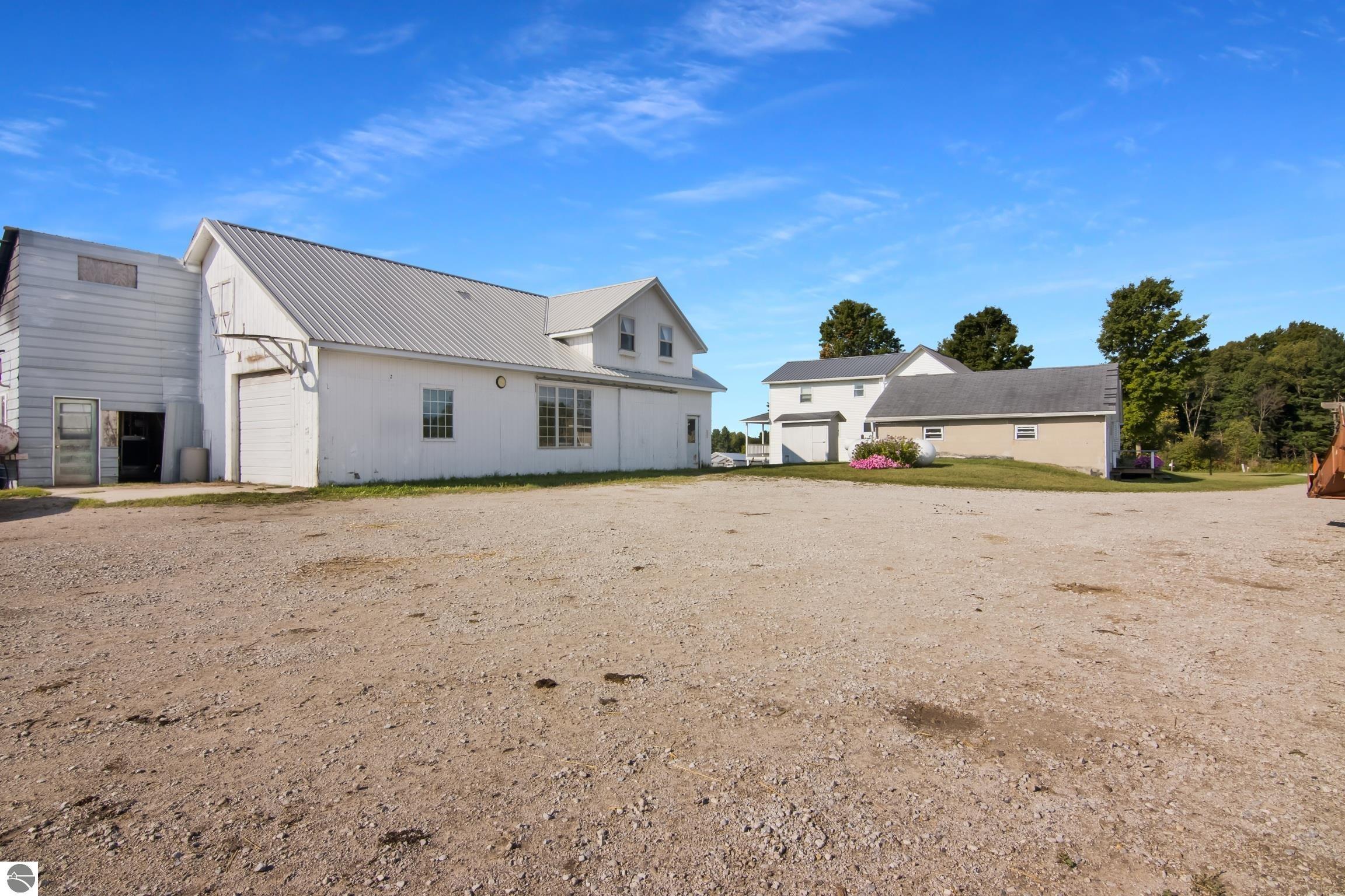 Leroy, Michigan, 49655-8142, United States, 5 Bedrooms Bedrooms, ,3 BathroomsBathrooms,Residential,For Sale,1949628