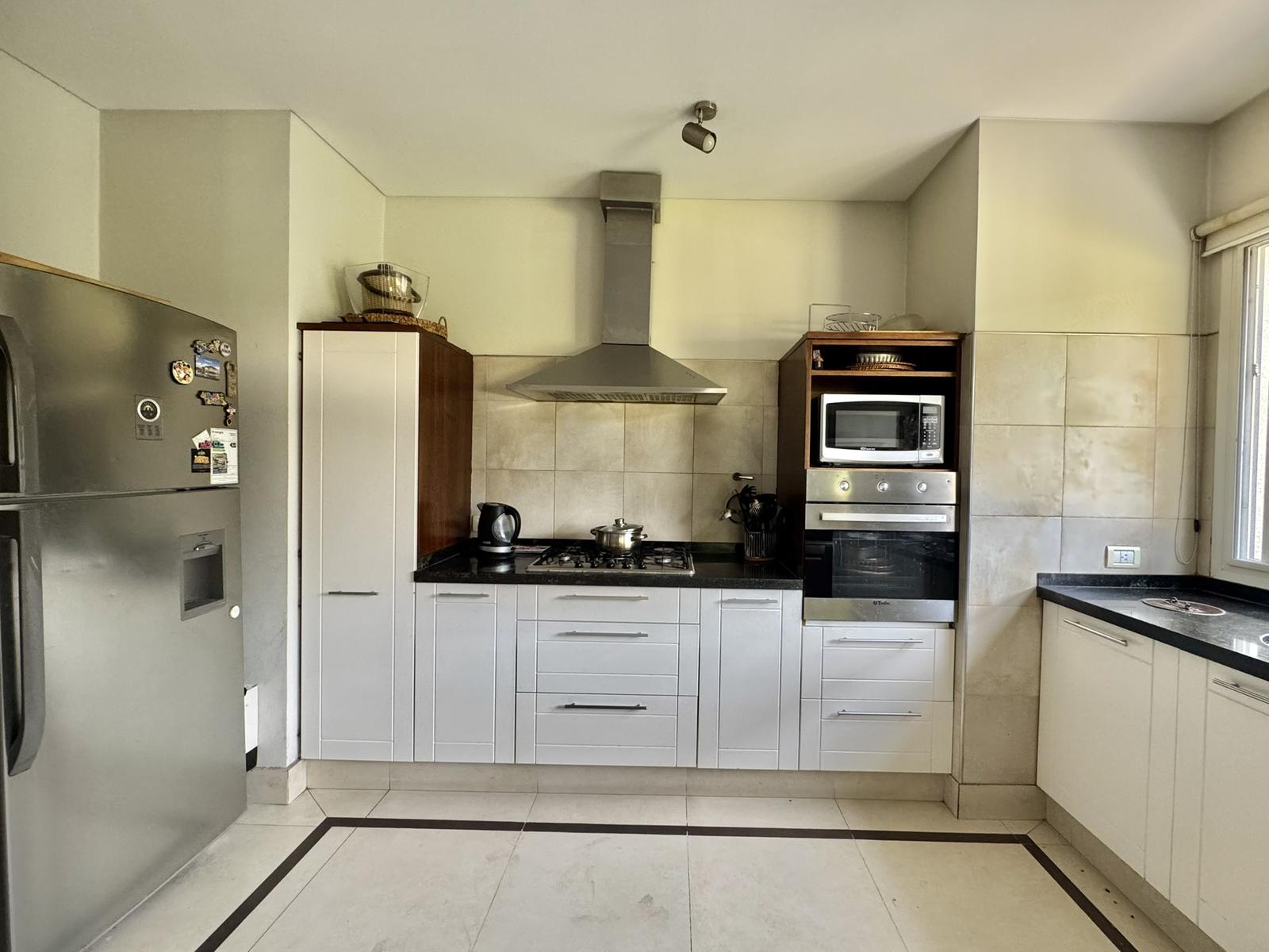 Godoy Cruz, AR-M, AR, 5 Bedrooms Bedrooms, ,4 BathroomsBathrooms,Residential,For Sale,1961859