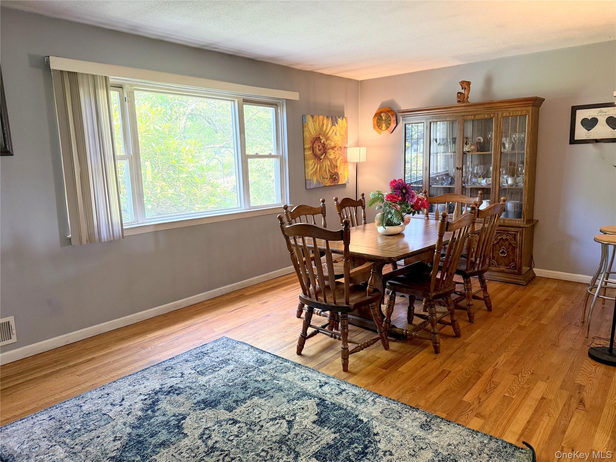 New City, New York, 10956, United States, 4 Bedrooms Bedrooms, ,3 BathroomsBathrooms,Residential,For Sale,1896333