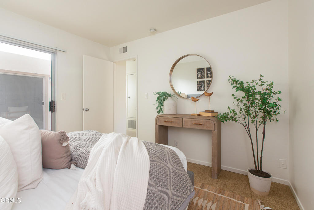 Tustin, California, 92780, United States, 2 Bedrooms Bedrooms, ,2 BathroomsBathrooms,Residential,For Sale,2002940