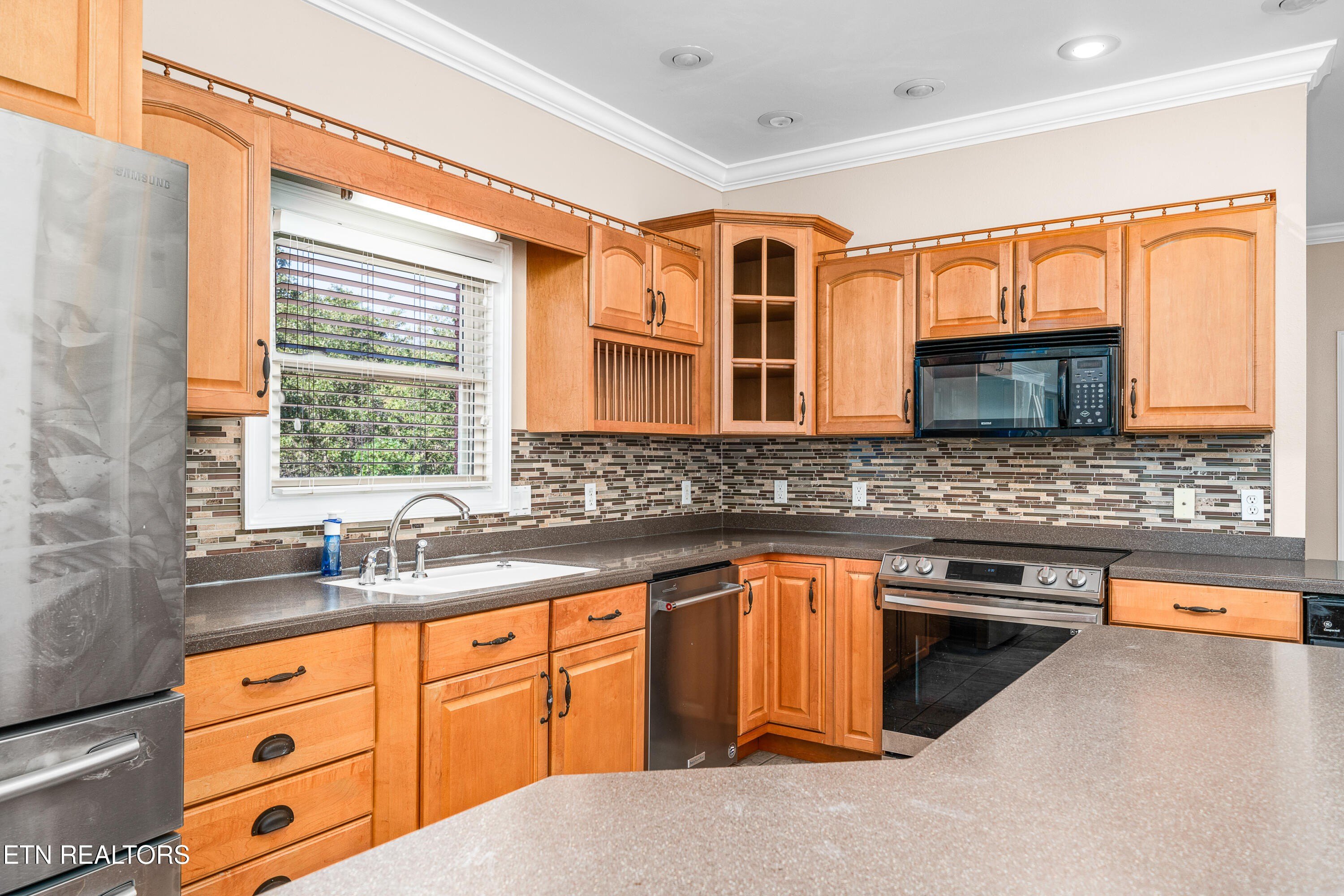 Crossville, Tennessee, 38555, United States, 5 Bedrooms Bedrooms, ,4 BathroomsBathrooms,Residential,For Sale,1990495