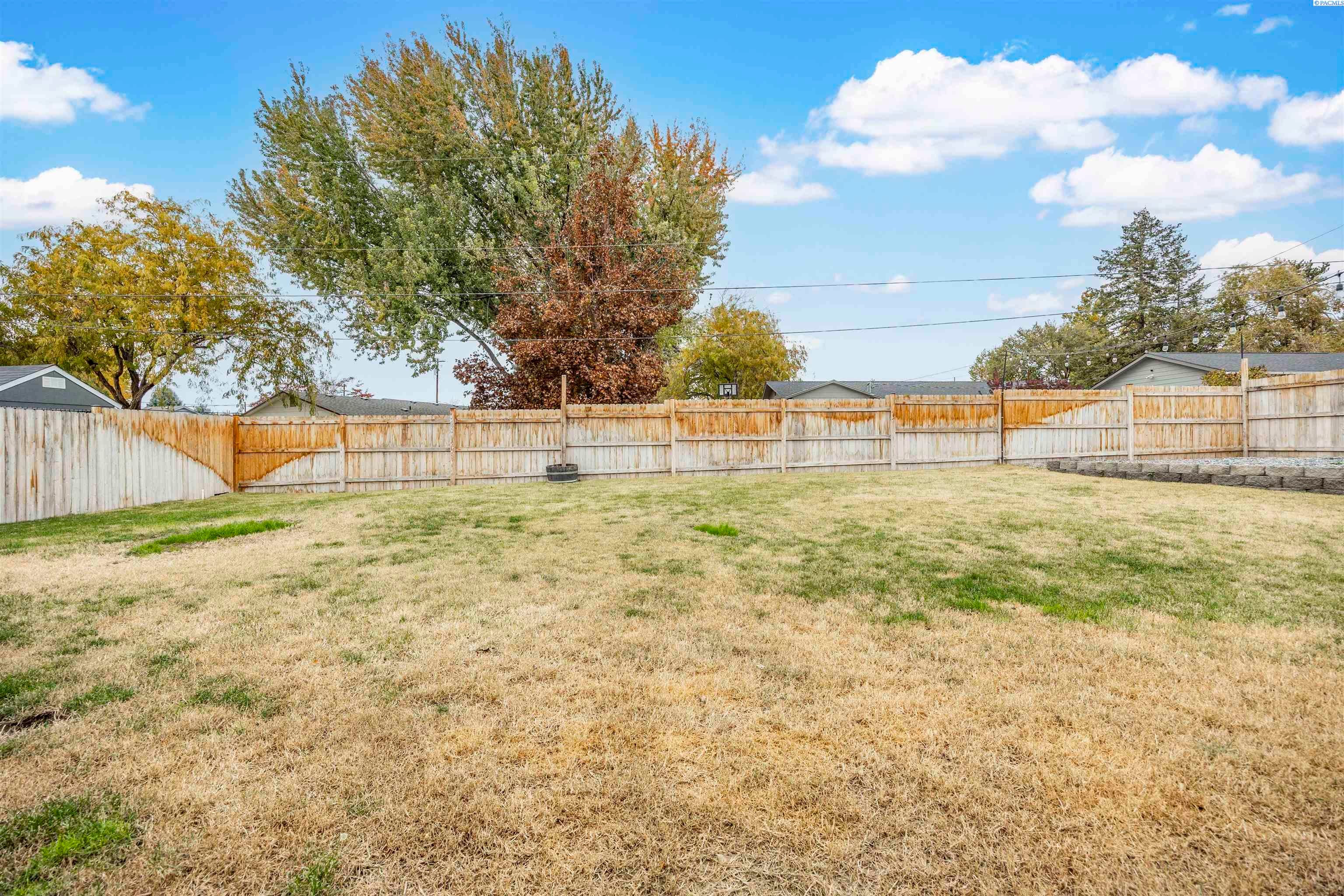 Grandview, Washington, 98930, United States, 5 Bedrooms Bedrooms, ,3 BathroomsBathrooms,Residential,For Sale,1988632