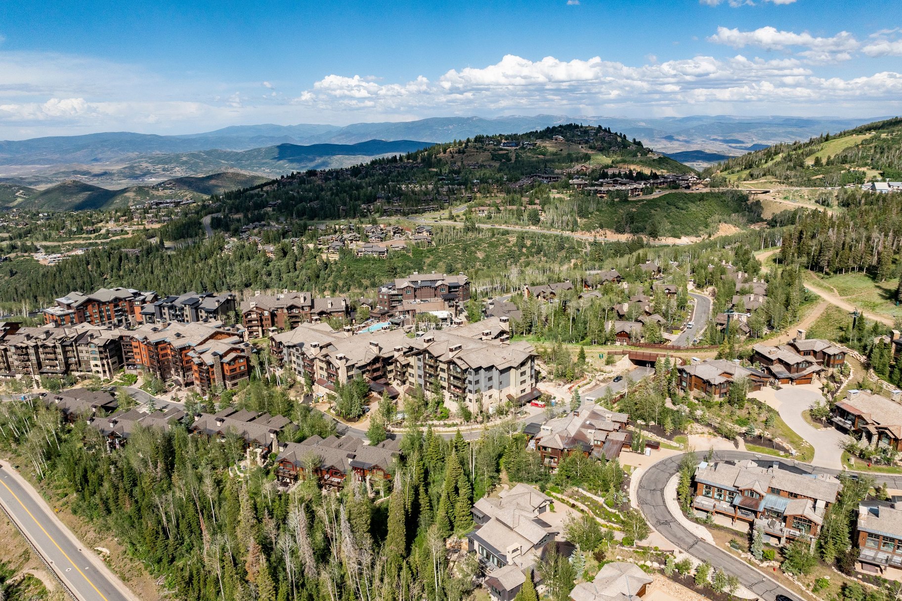  Rarely Available Arrowleaf Condominium With Views Toward Lady Morgan Bowl - 物件實景