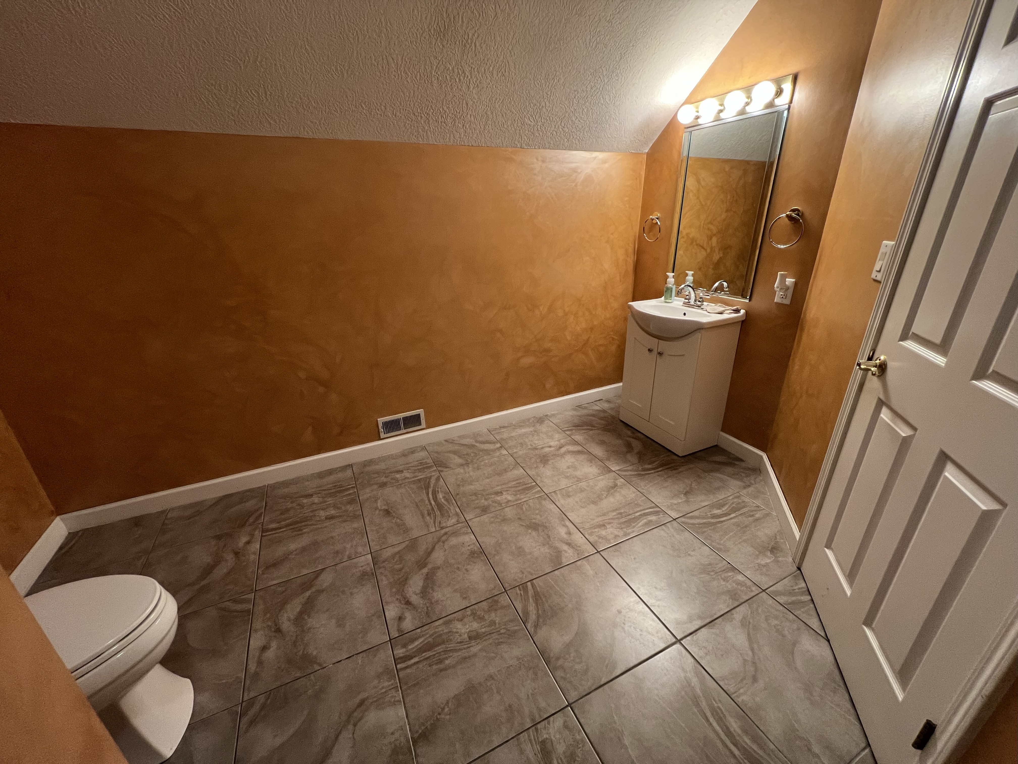 Terre Haute, Indiana, 47802, United States, 3 Bedrooms Bedrooms, ,4 BathroomsBathrooms,Residential,For Sale,1976424