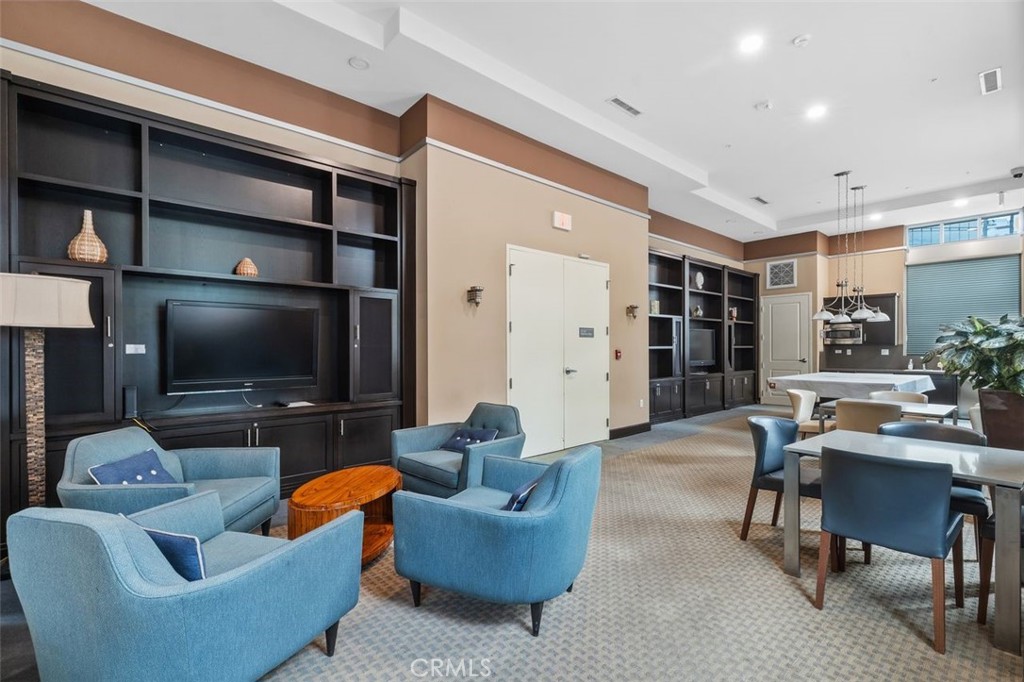 Long Beach, California, 90802, United States, 3 Bedrooms Bedrooms, ,3 BathroomsBathrooms,Residential,For Sale,2002105