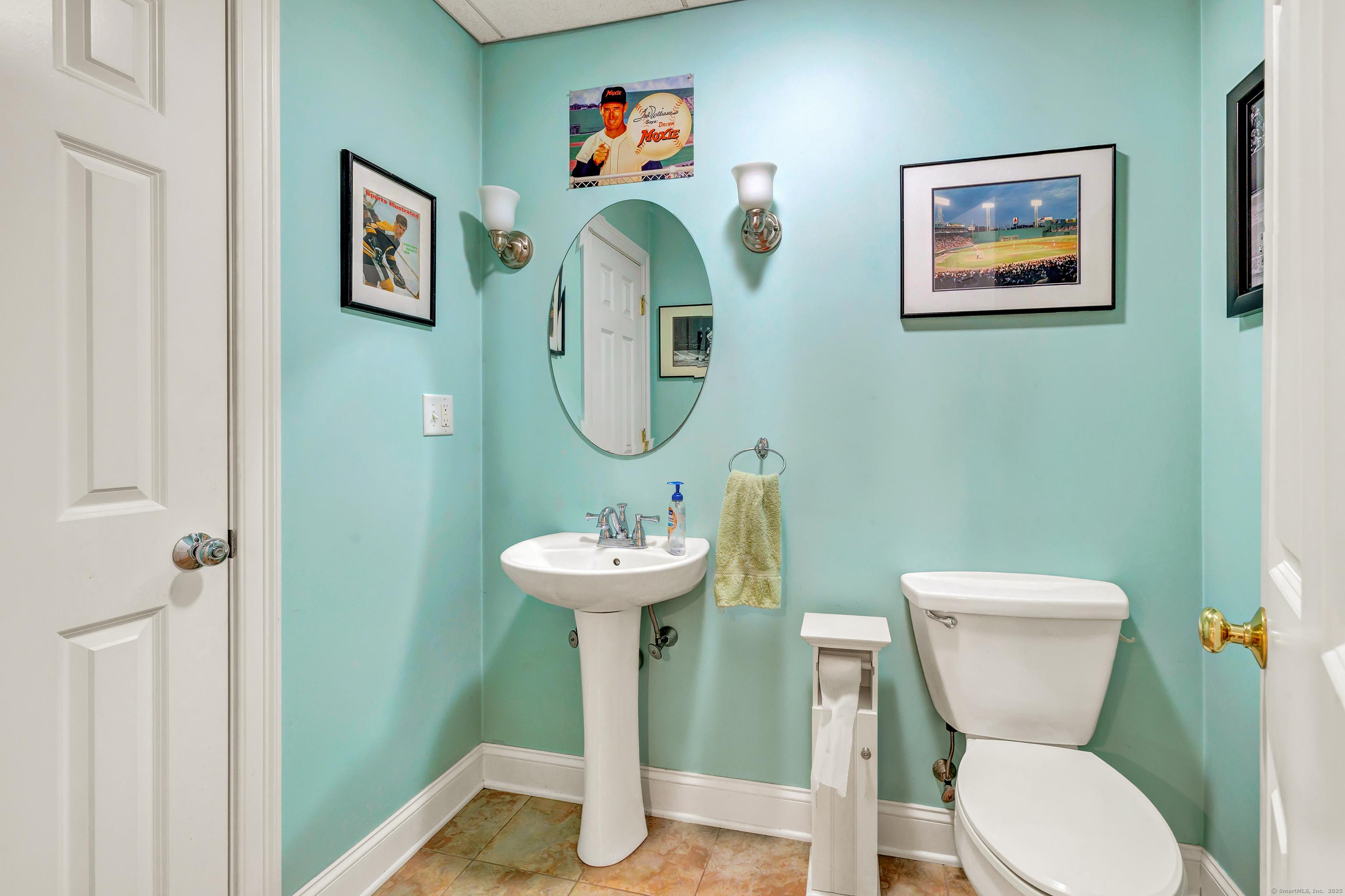 Shelton, Connecticut, 06484, United States, 4 Bedrooms Bedrooms, ,4 BathroomsBathrooms,Residential,For Sale,1937296