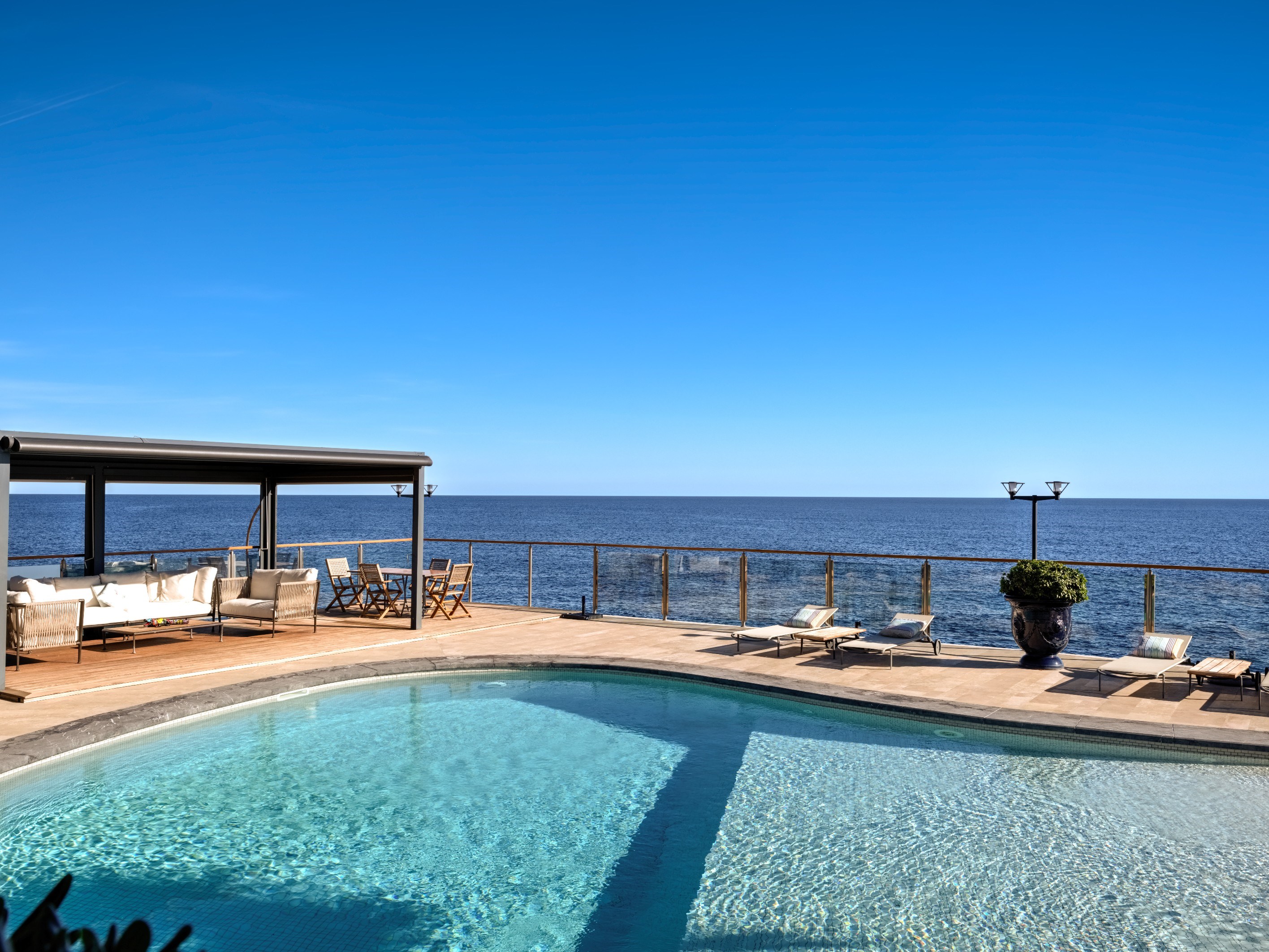  Seafront villa in Anthéor Corniche d’Or, French Riviera, Between Cannes and Sai… - 物件實景