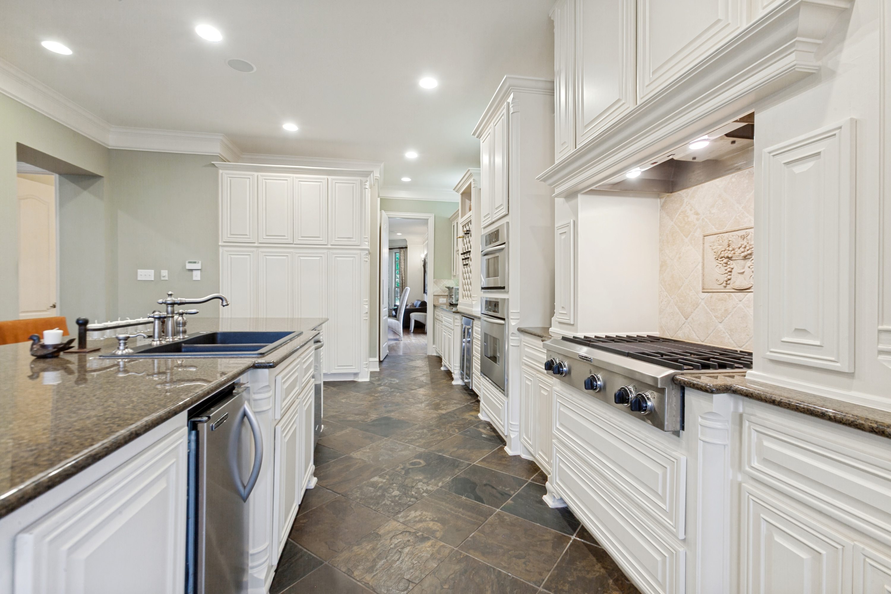  Preston Hollow 5-Bedroom Home with Pool, 2 Offices, and First-Floor Primary - 物件實景