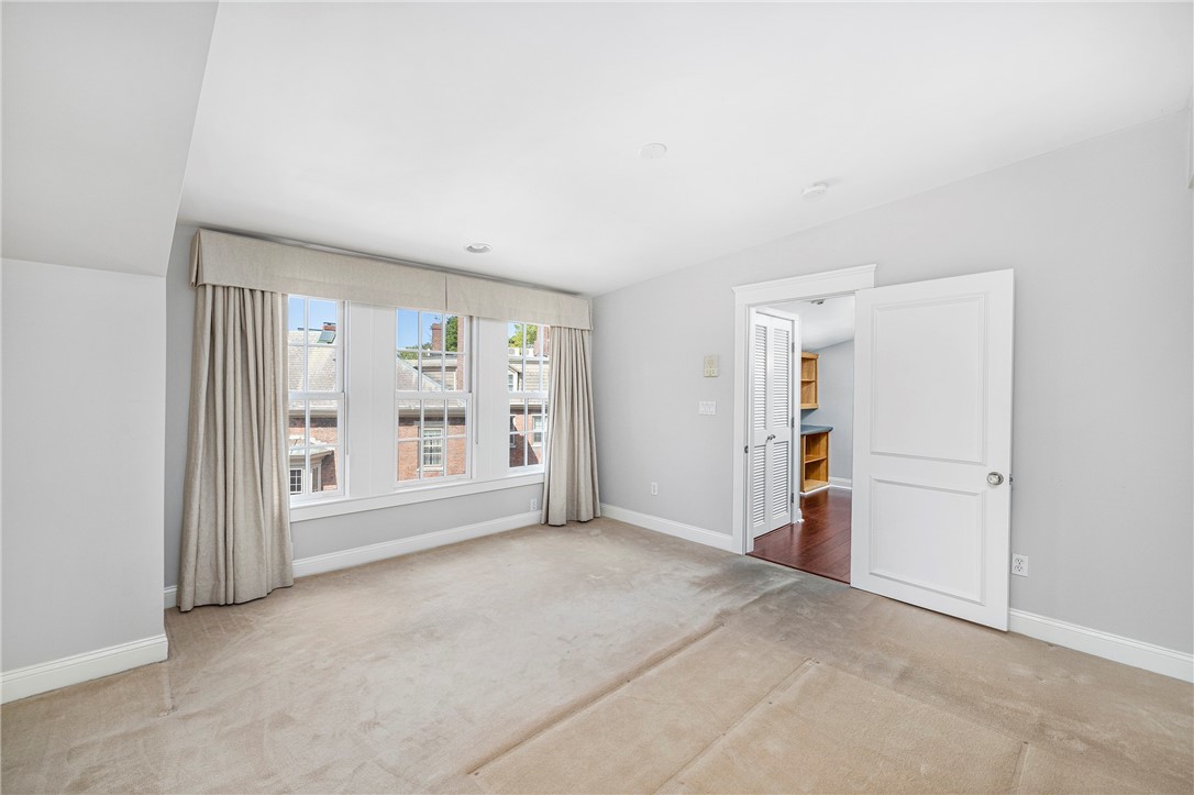 Providence, Rhode Island, 02903, United States, 2 Bedrooms Bedrooms, ,2 BathroomsBathrooms,Residential,For Sale,1868590