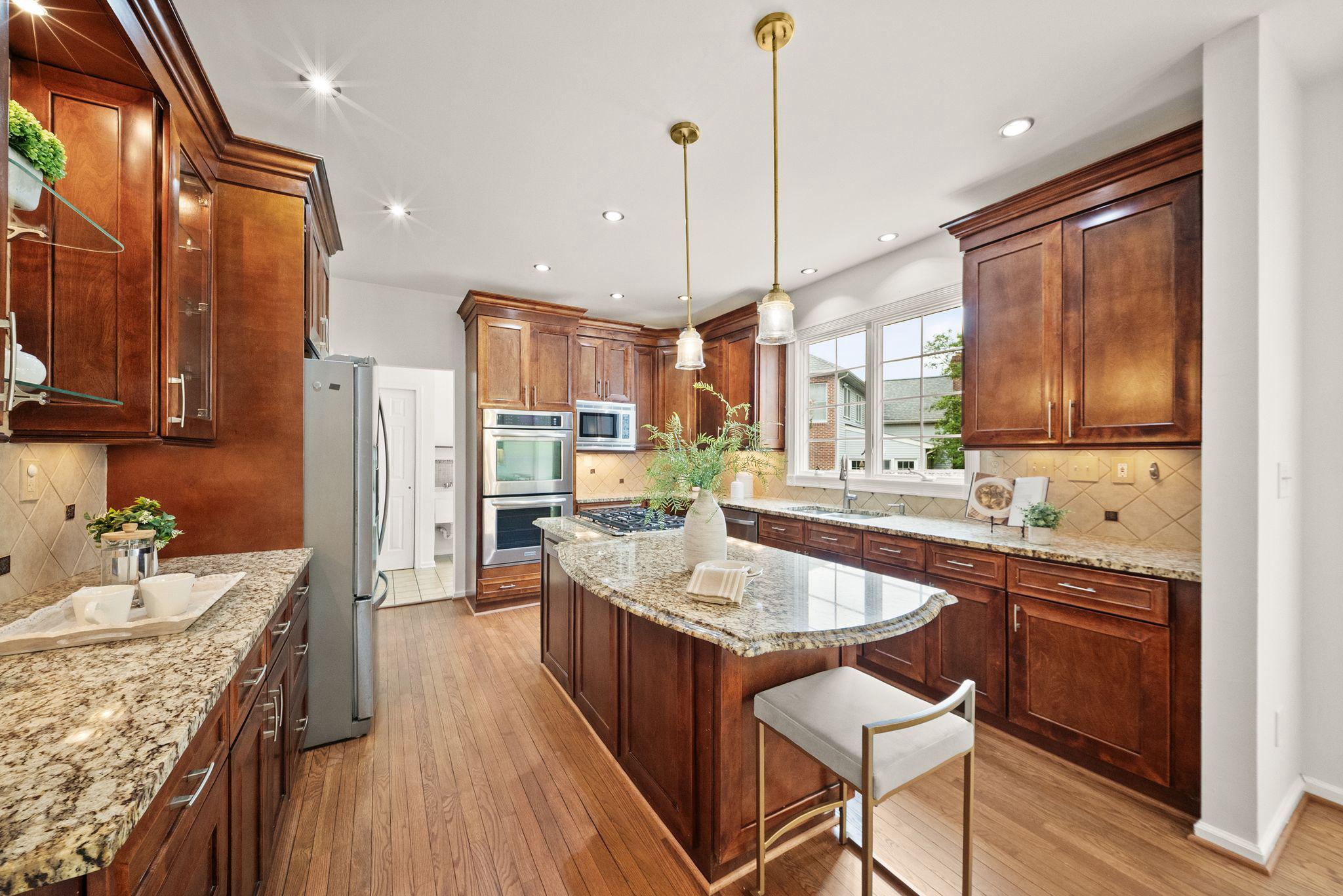  12754 Alder Woods Drive, Fairfax, VA, 22033 - 物件實景