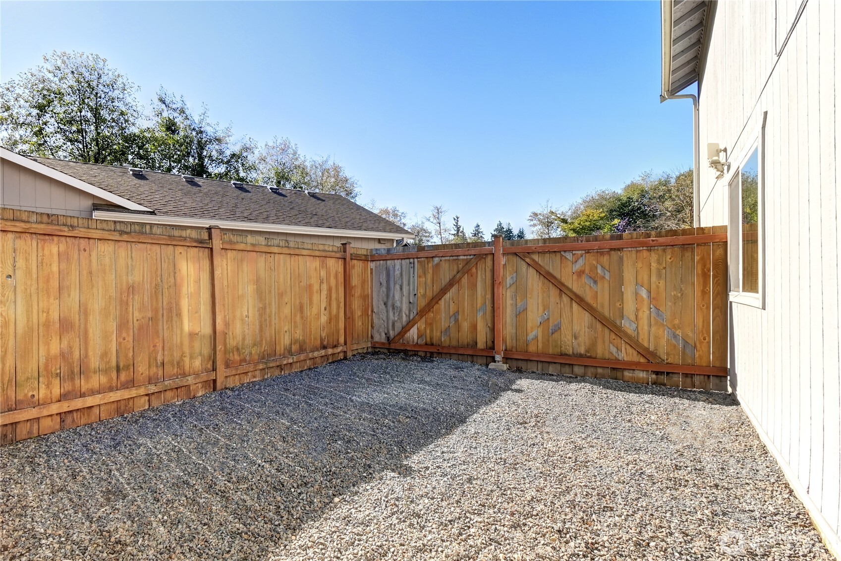 Everett, Washington, 98204, United States, 3 Bedrooms Bedrooms, ,3 BathroomsBathrooms,Residential,For Sale,1964050