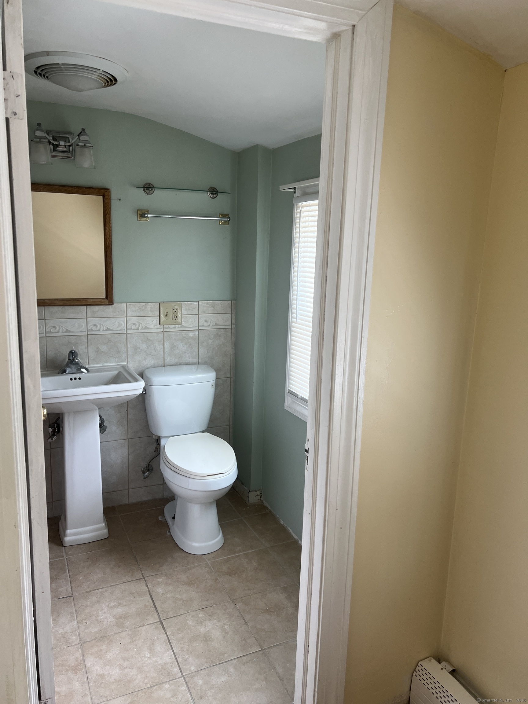 New Haven, Connecticut, 06511, United States, 5 Bedrooms Bedrooms, ,3 BathroomsBathrooms,Residential,For Sale,1826749