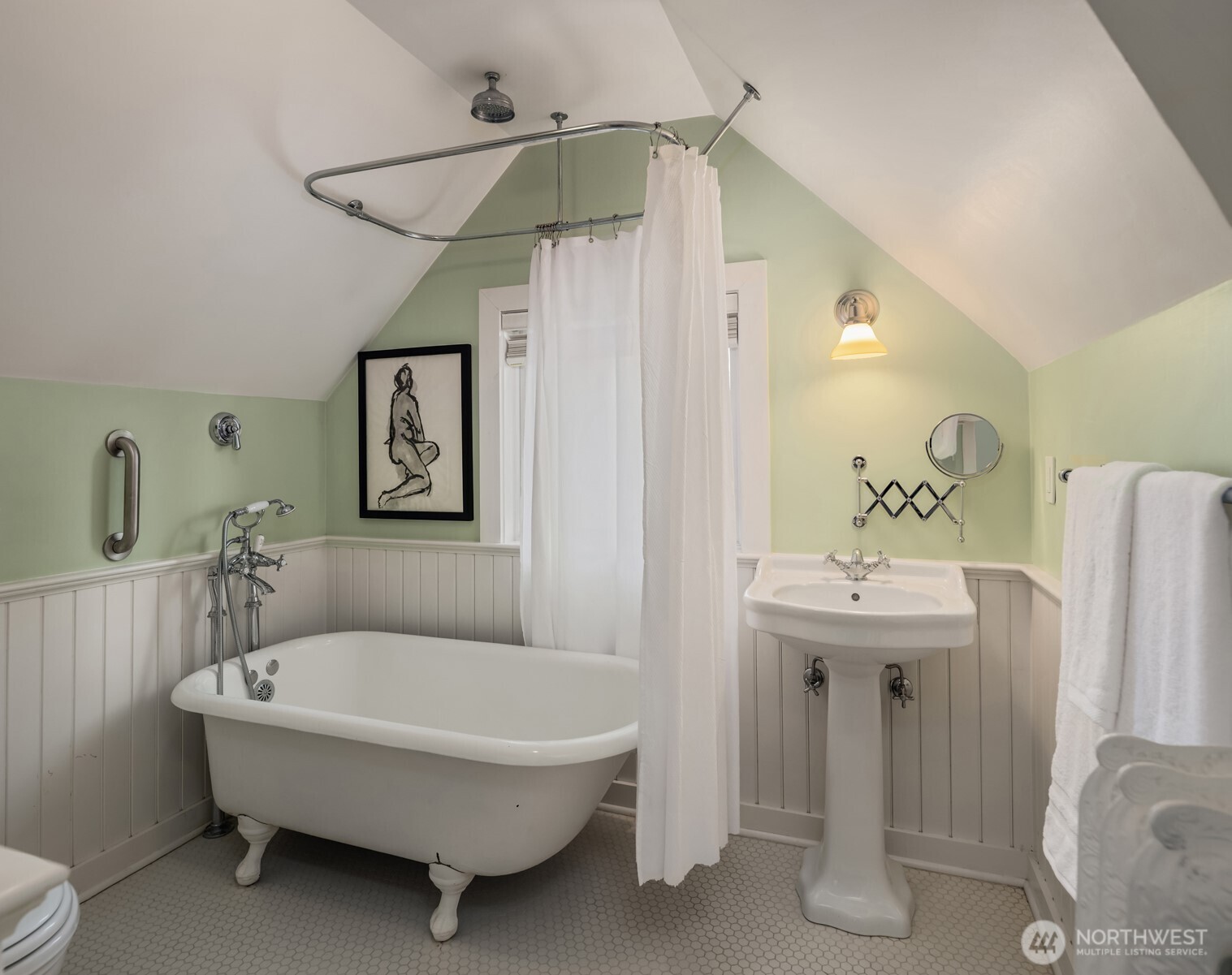 Seattle, Washington, 98102, United States, 5 Bedrooms Bedrooms, ,6 BathroomsBathrooms,Residential,For Sale,1891180