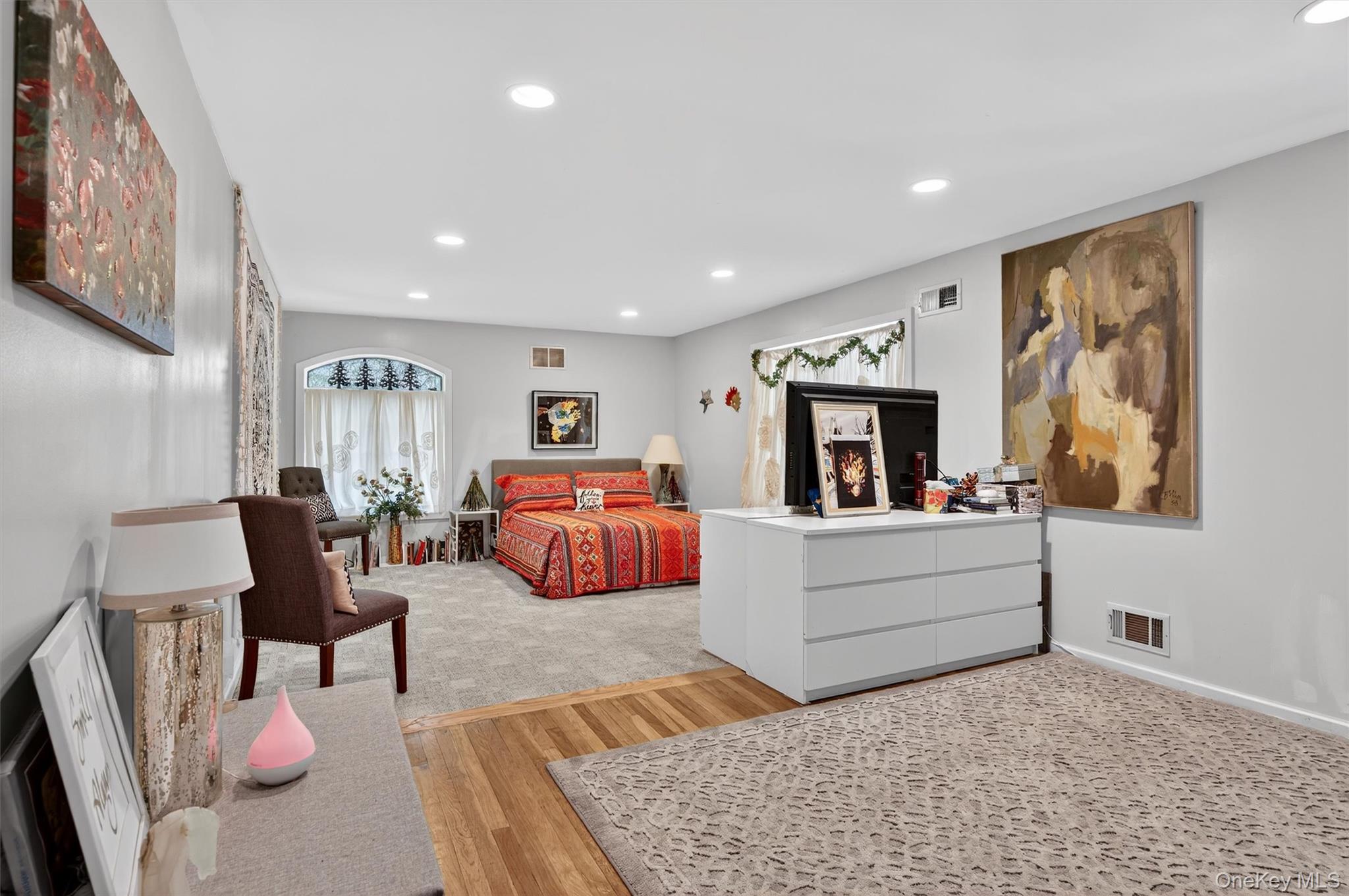 New City, New York, 10956, United States, 4 Bedrooms Bedrooms, ,3 BathroomsBathrooms,Residential,For Sale,2049142