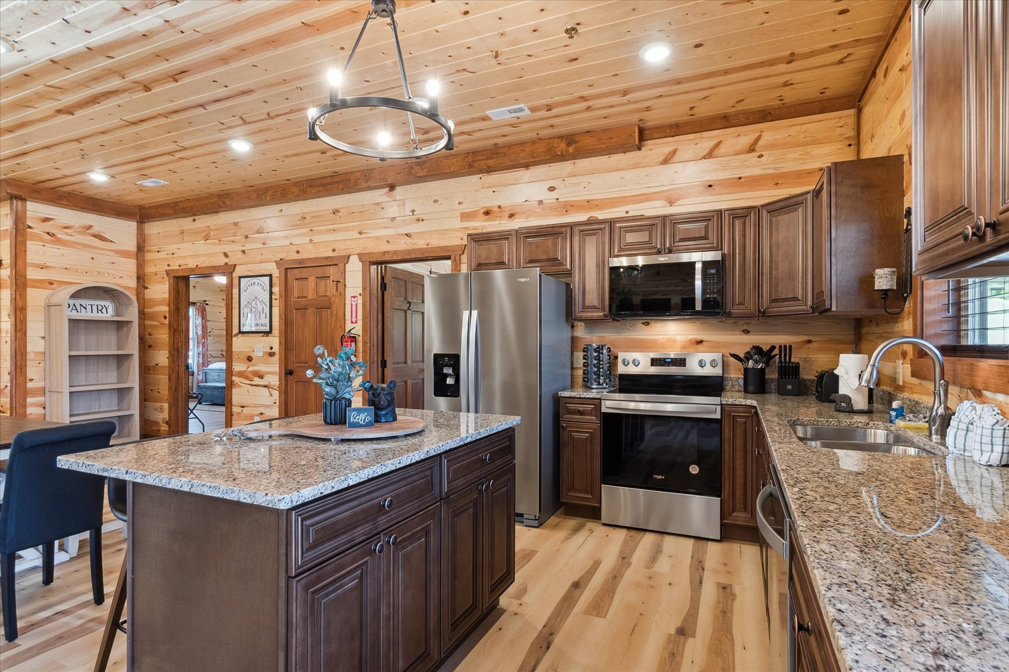 Sevierville, Tennessee, 37876, United States, 8 Bedrooms Bedrooms, ,9 BathroomsBathrooms,Residential,For Sale,1981124