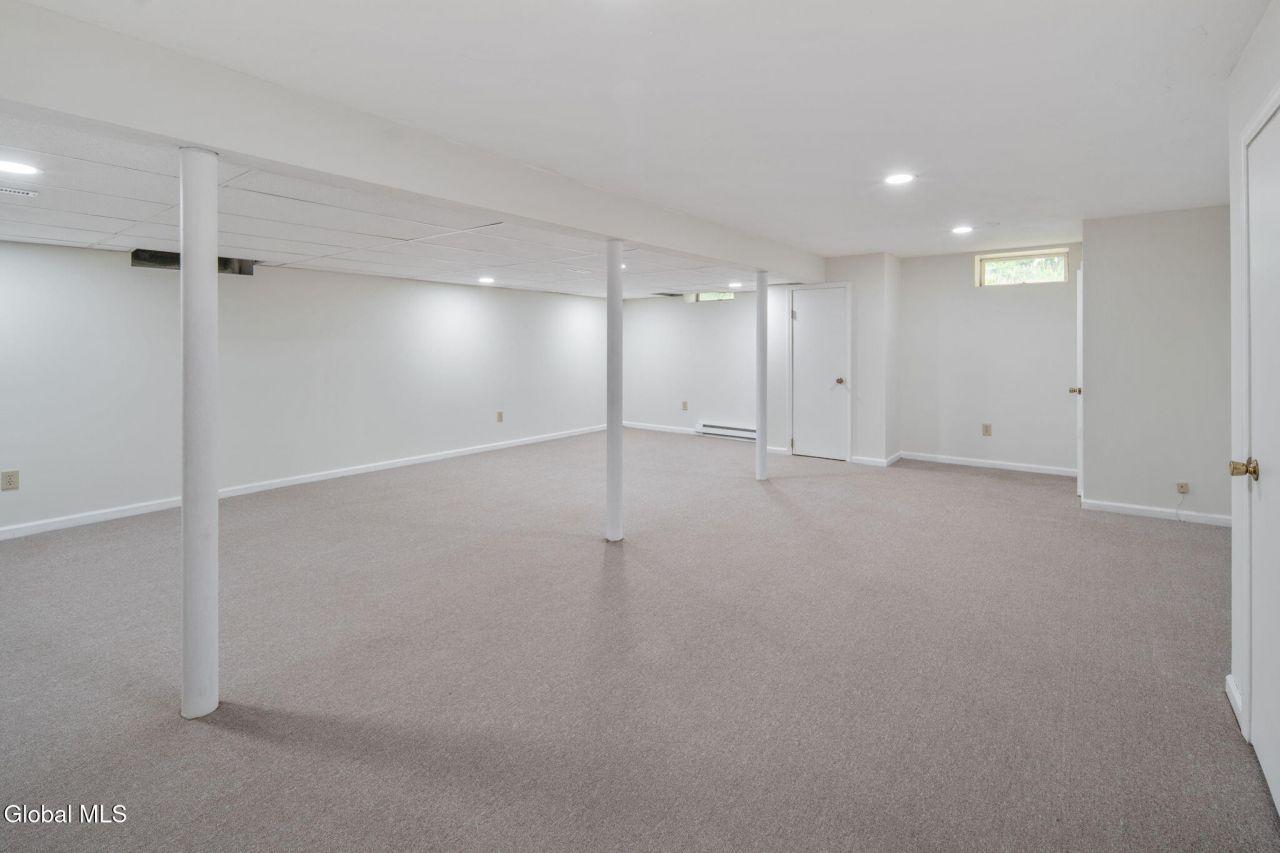 Guilderland, New York, 12303, United States, 4 Bedrooms Bedrooms, ,3 BathroomsBathrooms,Residential,For Sale,1891767