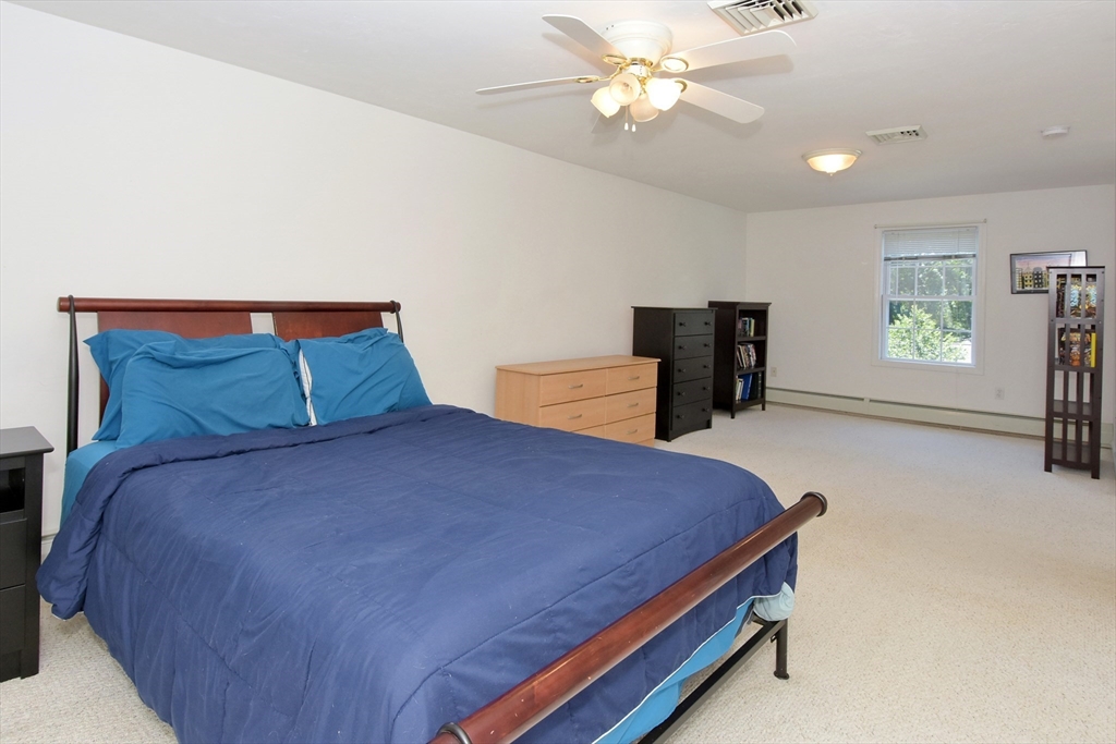 Worcester, Massachusetts, 01602, United States, 3 Bedrooms Bedrooms, ,2 BathroomsBathrooms,Residential,For Sale,1902037