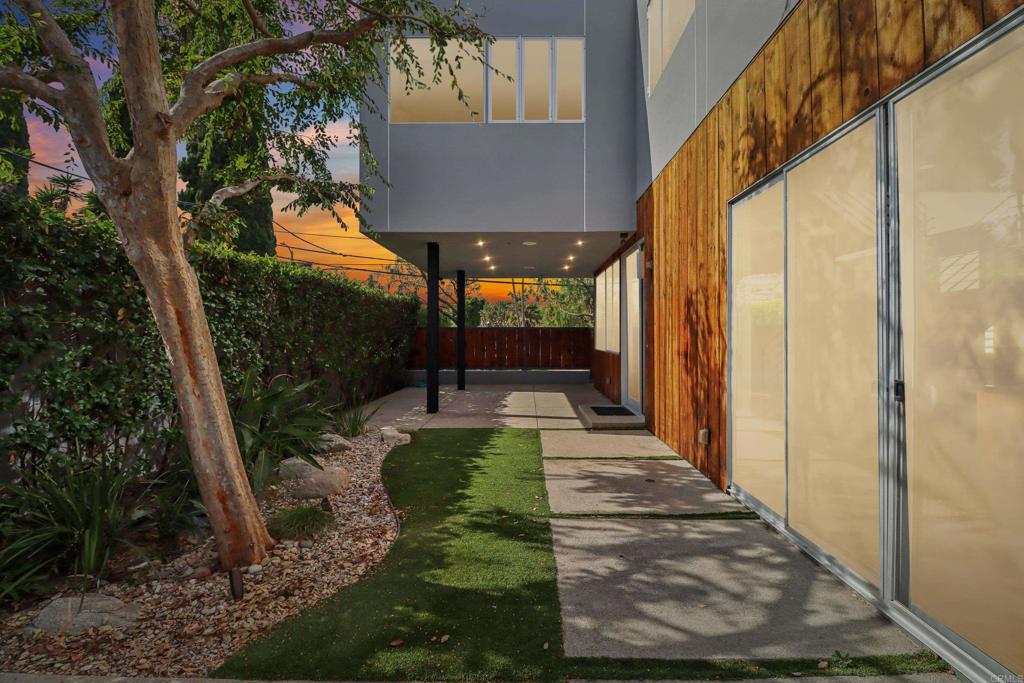 Venice, California, 90291, United States, 4 Bedrooms Bedrooms, ,4 BathroomsBathrooms,Residential,For Sale,1843493