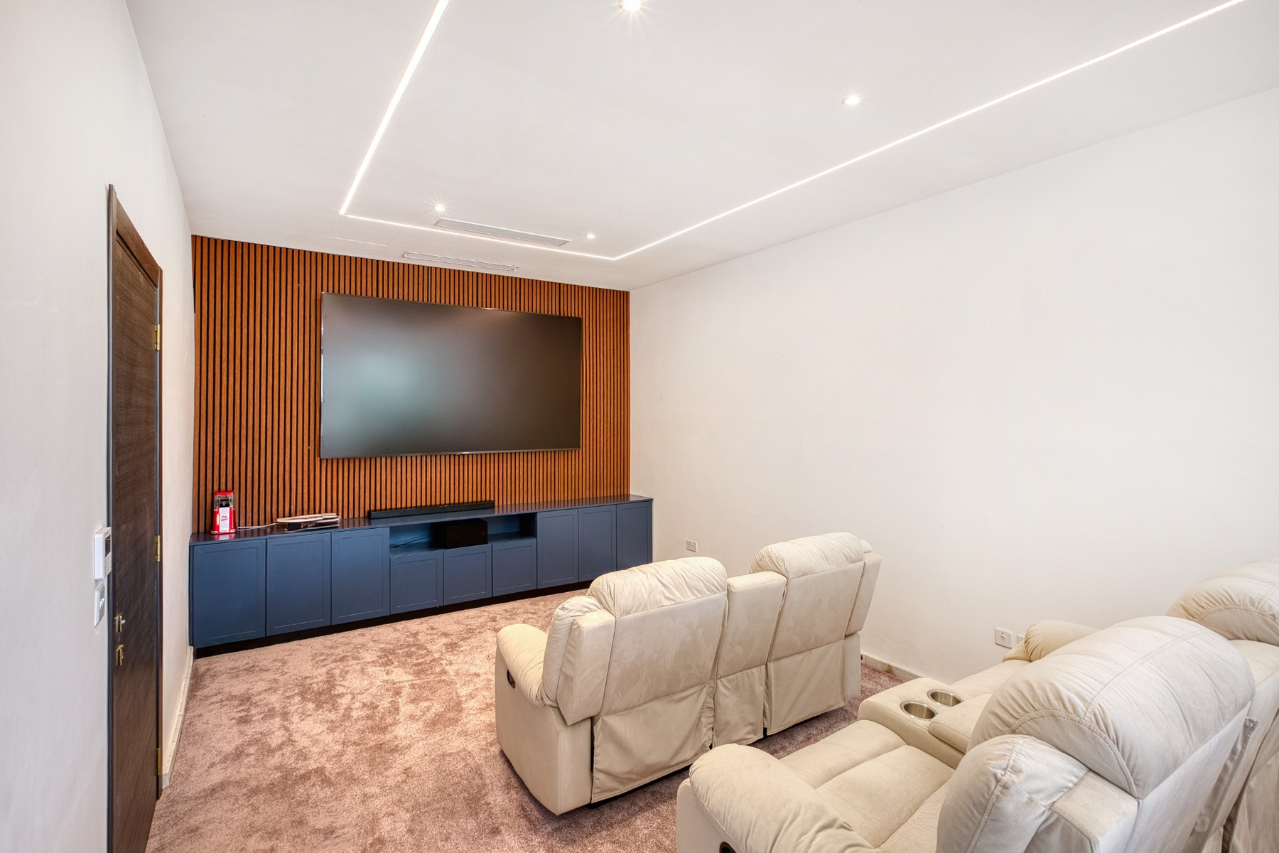  Exceptional Contemporary Villa with Panoramic Views - 物件實景