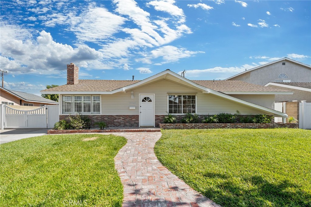 Buena Park, California, 90620, United States, 4 Bedrooms Bedrooms, ,2 BathroomsBathrooms,Residential,For Sale,1987993