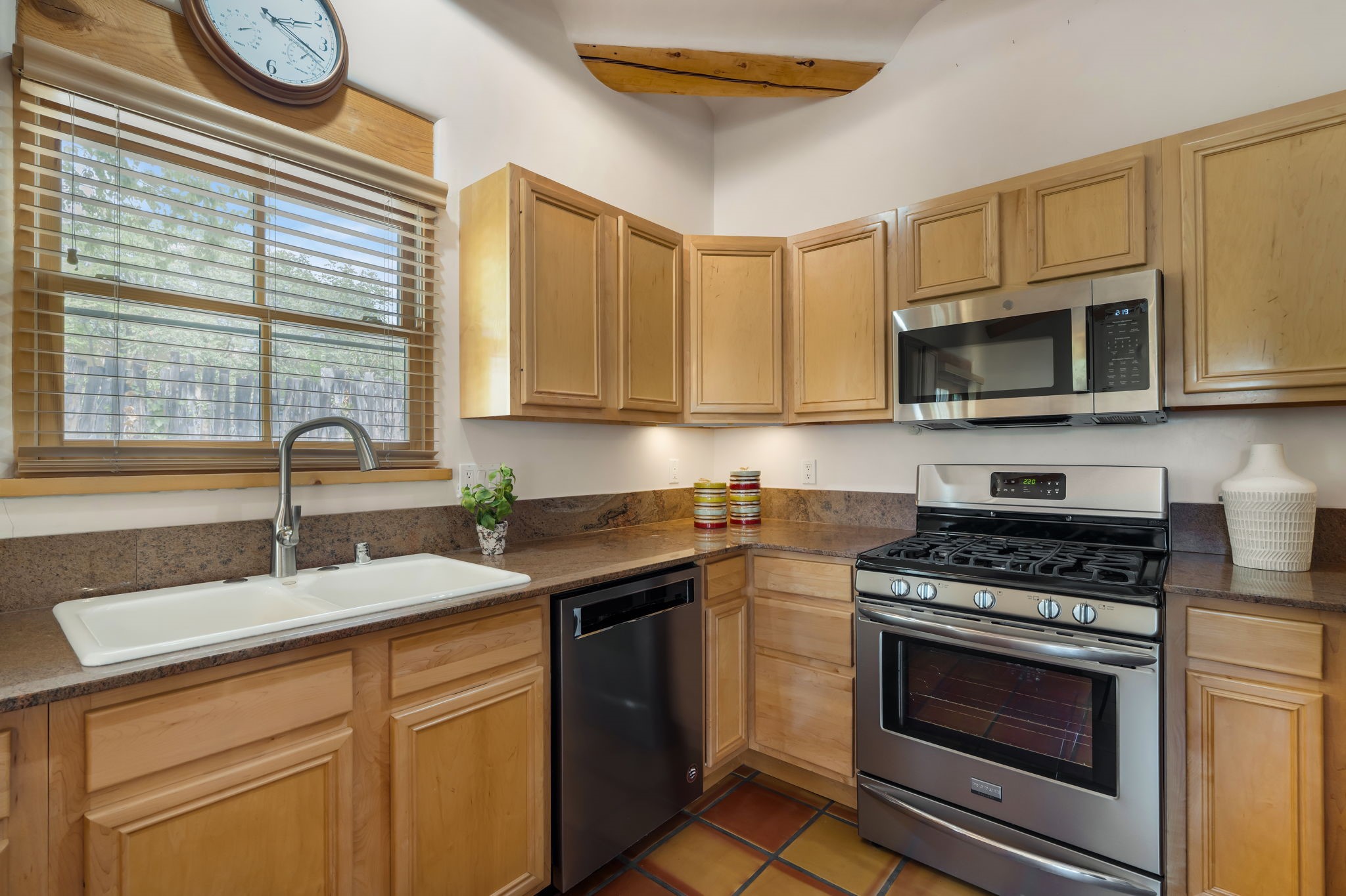  485 Rio Grande Ave Unit A - 物件實景