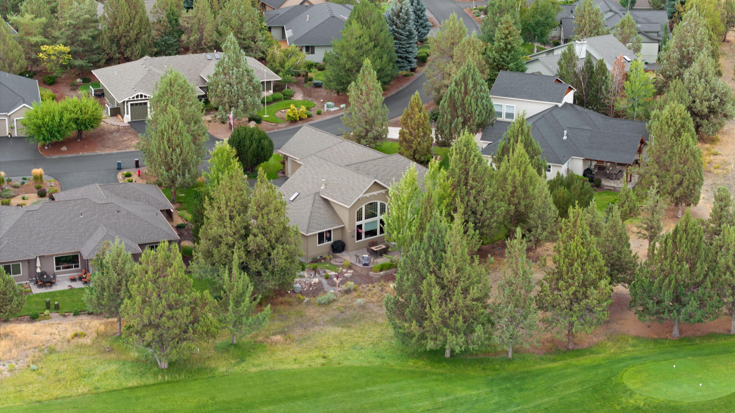 Redmond, Oregon, 97756, United States, 3 Bedrooms Bedrooms, ,3 BathroomsBathrooms,Residential,For Sale,1919613