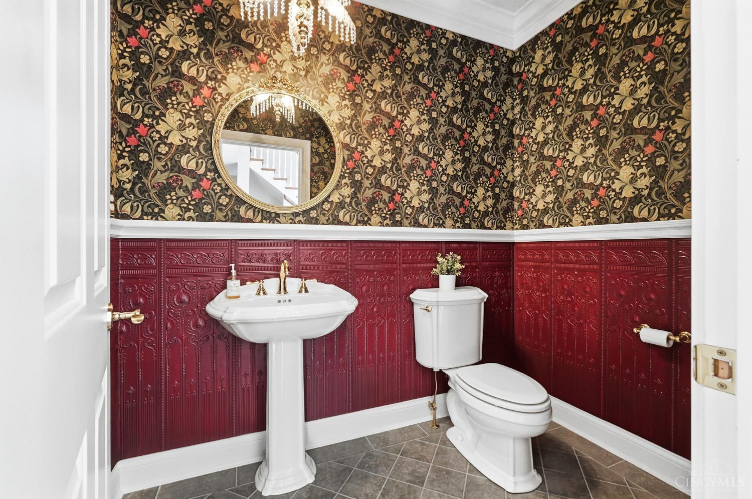 Anderson Twp, Ohio, 45230, United States, 5 Bedrooms Bedrooms, ,6 BathroomsBathrooms,Residential,For Sale,1988245