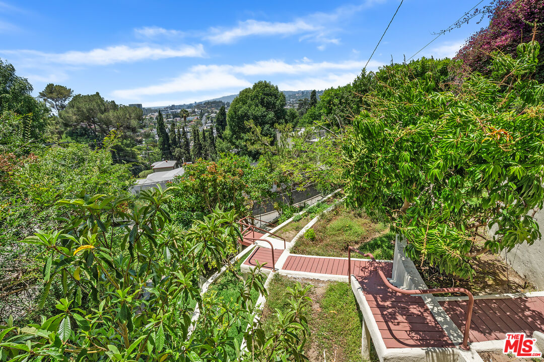 Los Angeles, California, 90027, United States, 3 Bedrooms Bedrooms, ,3 BathroomsBathrooms,Residential,For Sale,1866547
