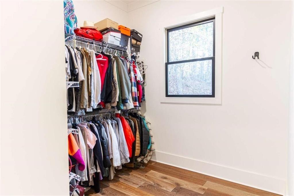 Cleveland, Georgia, 30528, United States, 3 Bedrooms Bedrooms, ,2 BathroomsBathrooms,Residential,For Sale,1979108