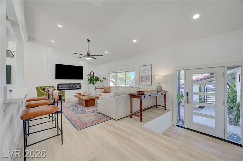 Las Vegas, Nevada, 89120, United States, 4 Bedrooms Bedrooms, ,3 BathroomsBathrooms,Residential,For Sale,2047975