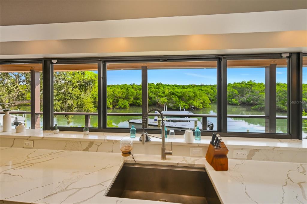 Sarasota, Florida, 34242, United States, 4 Bedrooms Bedrooms, ,5 BathroomsBathrooms,Residential,For Sale,1999117