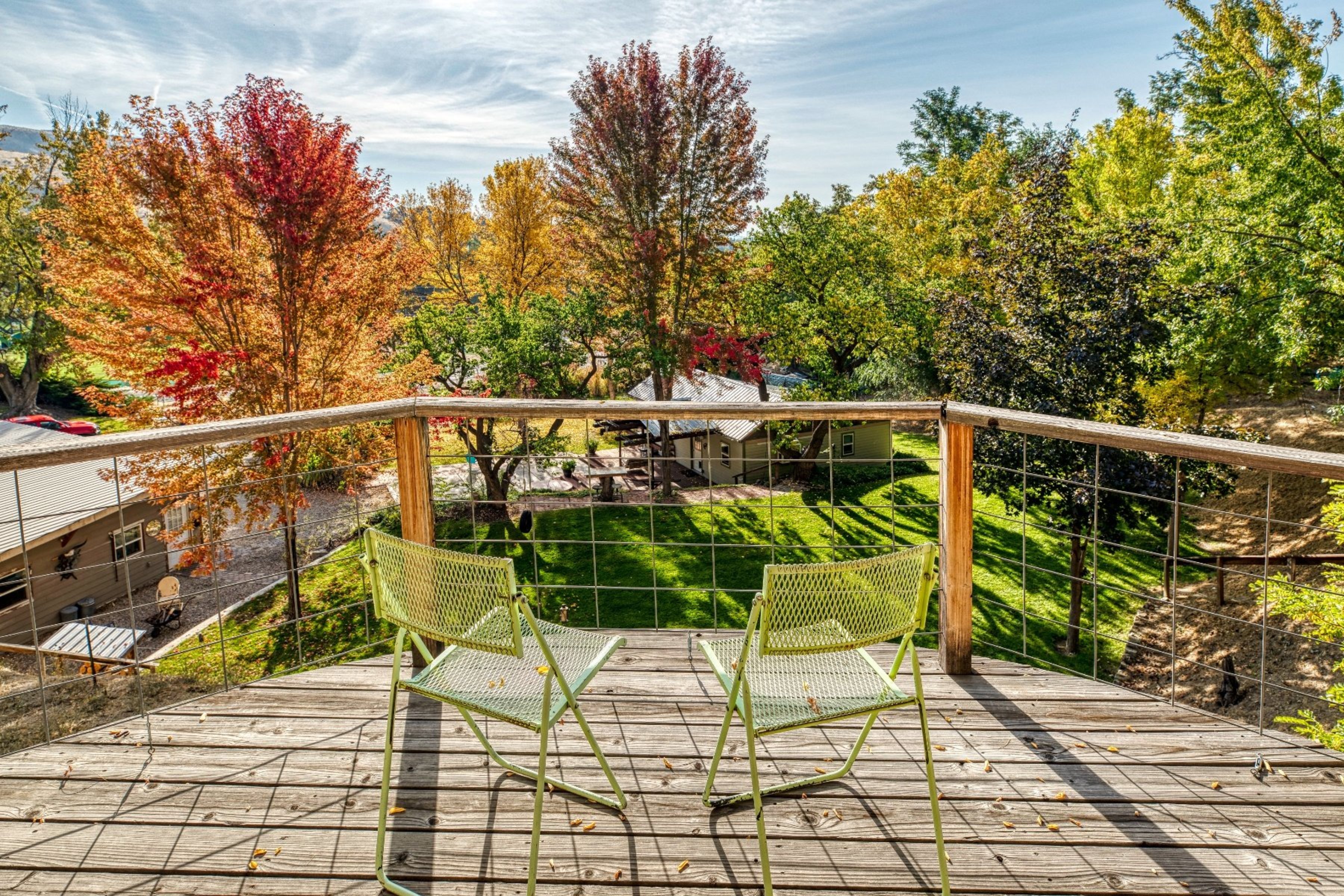  Opportunity to Subdivide - Build Homes With a City & Foothills View - 物件實景