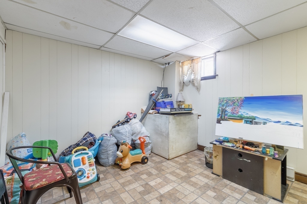 Waltham, Massachusetts, 02451, United States, 3 Bedrooms Bedrooms, ,2 BathroomsBathrooms,Residential,For Sale,1894263