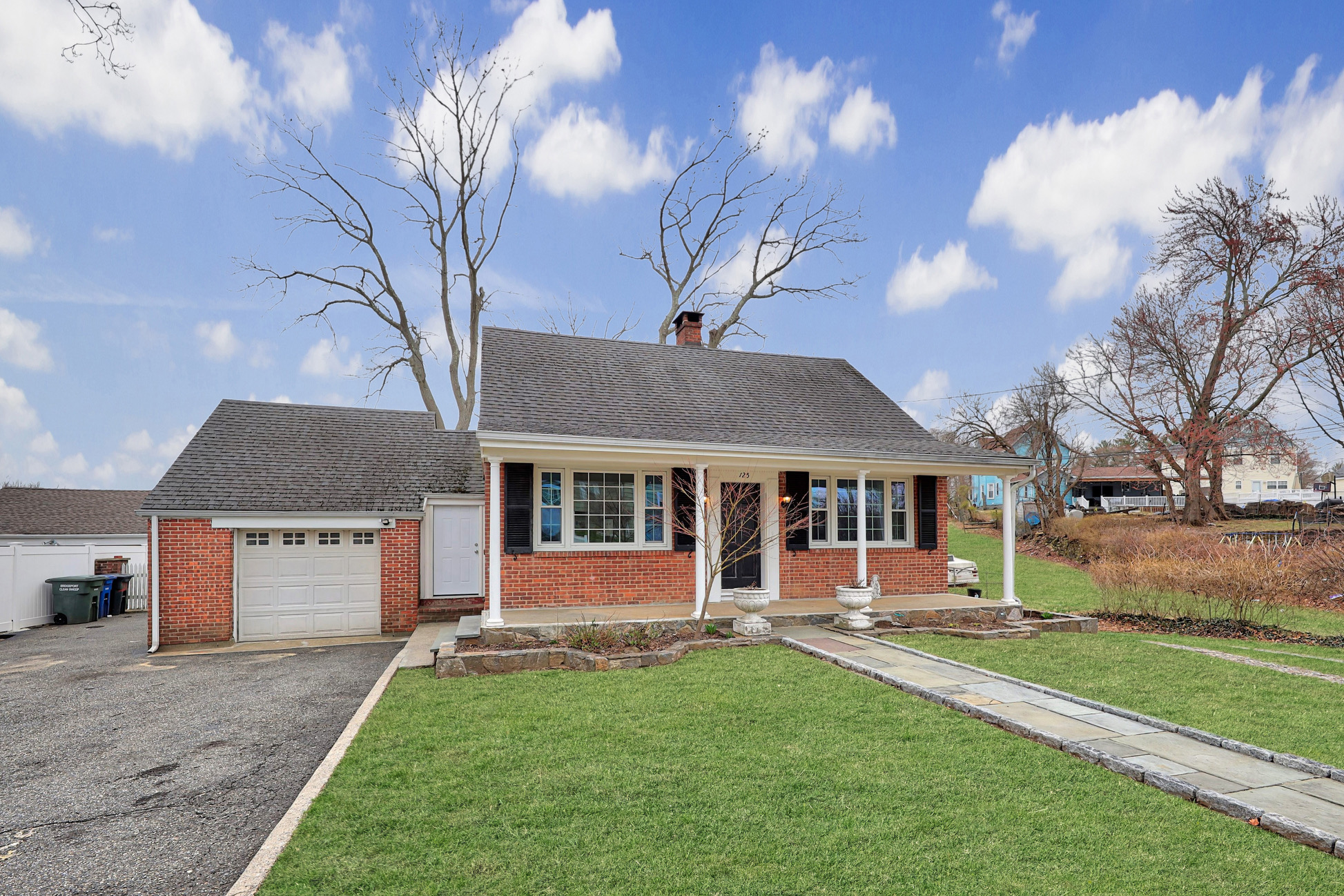 Bridgeport, Connecticut, 06606, United States, 5 Bedrooms Bedrooms, ,3 BathroomsBathrooms,Residential,For Sale,1930602
