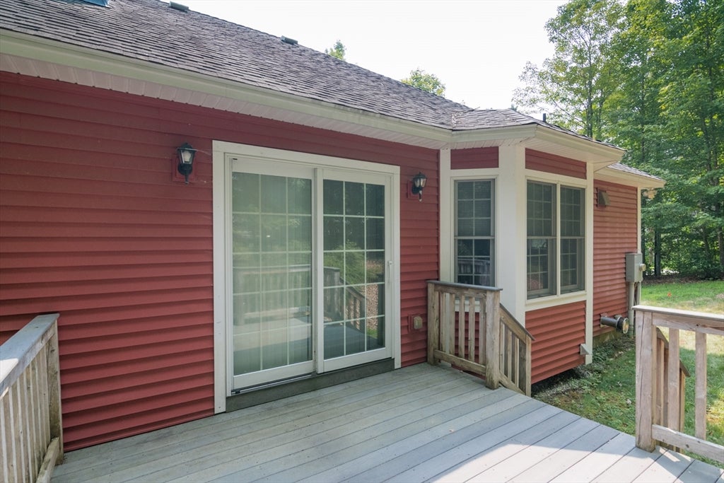 Bernardston, Massachusetts, 01337, United States, 3 Bedrooms Bedrooms, ,3 BathroomsBathrooms,Residential,For Sale,1912455