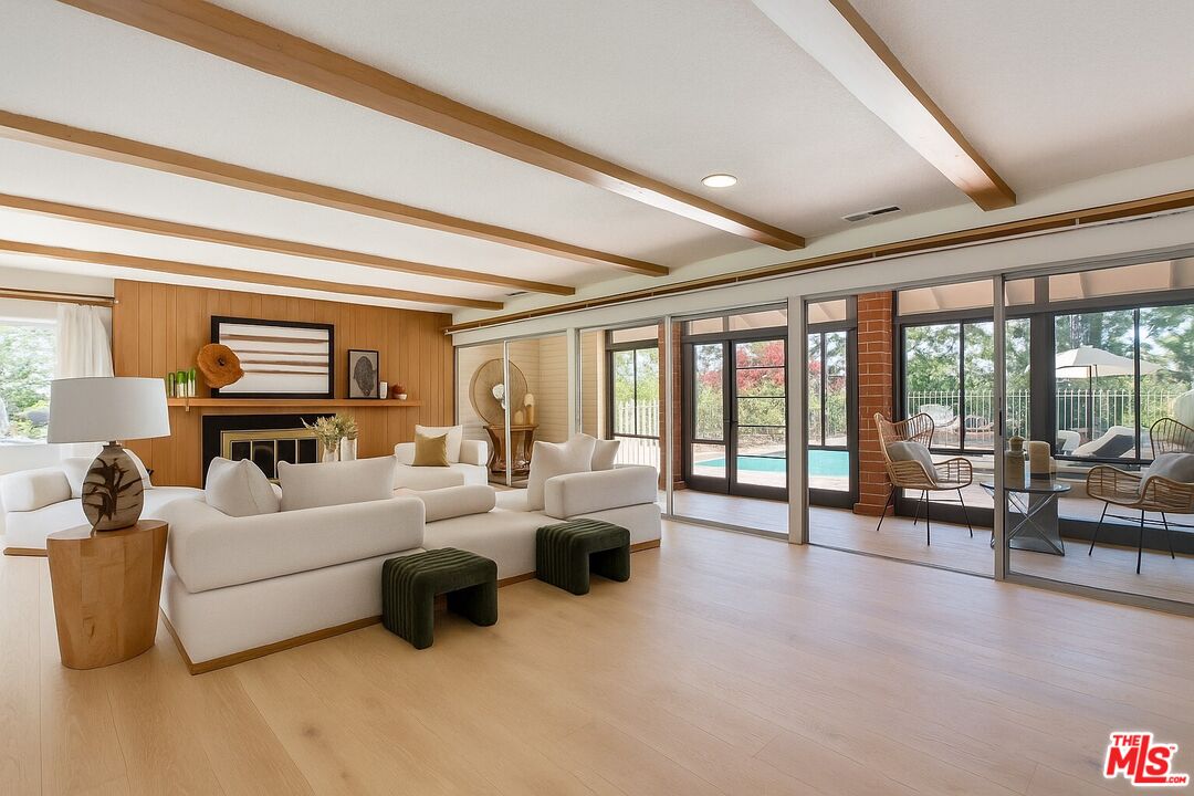 Los Angeles, California, 90027, United States, 4 Bedrooms Bedrooms, ,4 BathroomsBathrooms,Residential,For Sale,1918176