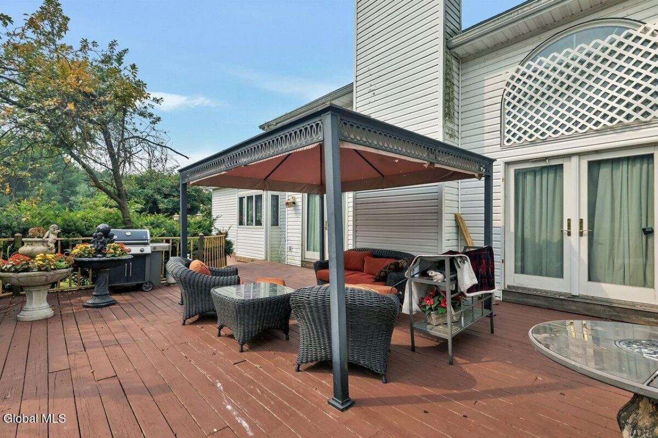 Greenville, New York, 12083, United States, 3 Bedrooms Bedrooms, ,3 BathroomsBathrooms,Residential,For Sale,1908320