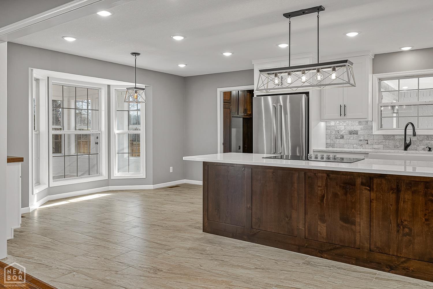 Paragould, Arkansas, 72450, United States, 4 Bedrooms Bedrooms, ,4 BathroomsBathrooms,Residential,For Sale,2009087