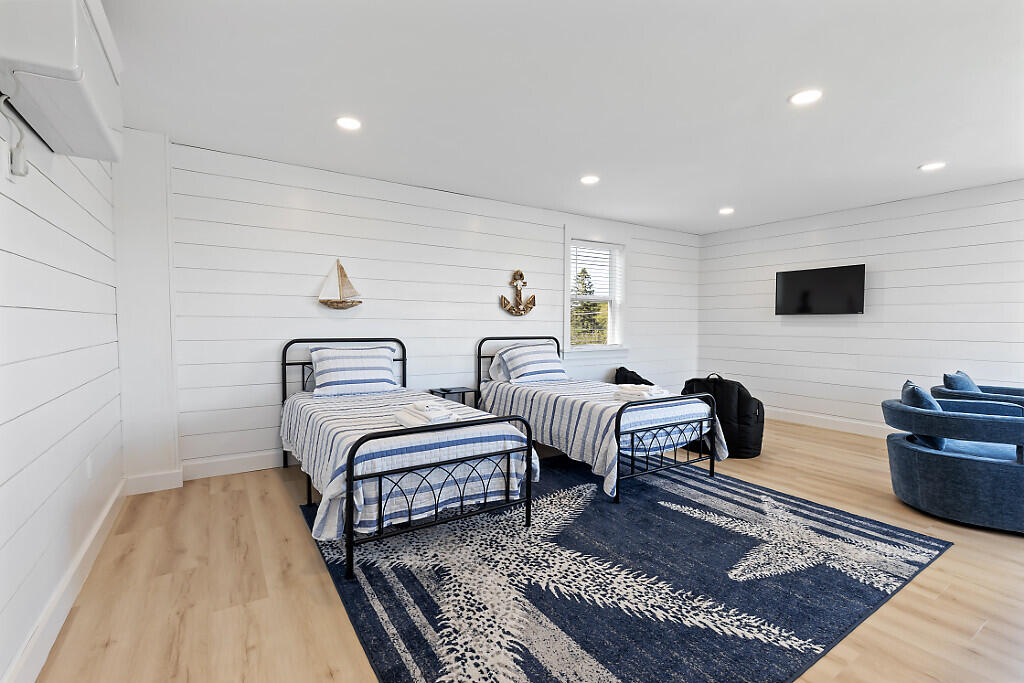 Gouldsboro, Maine, 04607, United States, 3 Bedrooms Bedrooms, ,2 BathroomsBathrooms,Residential,For Sale,1901122