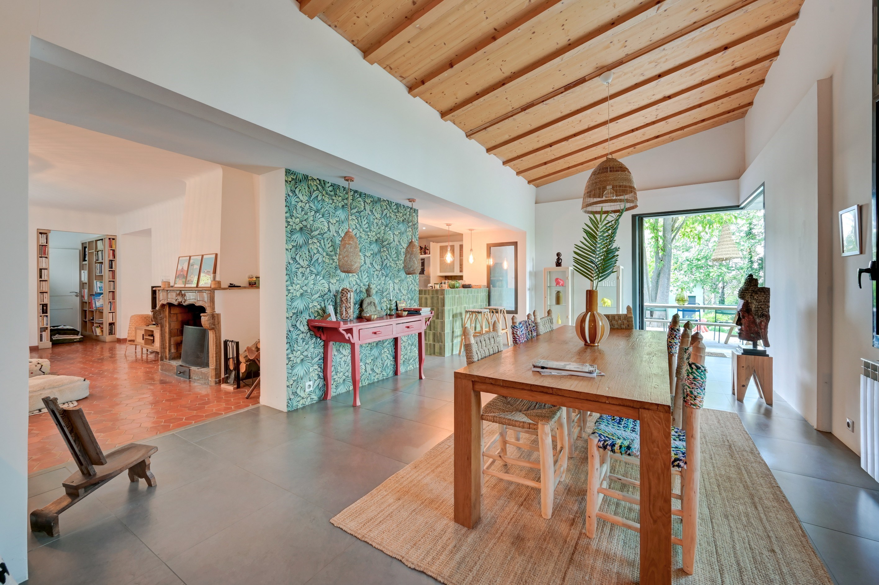  Elegant family estate with 6 suites, guest house, swimming pool, and outbuildin… - 物件實景