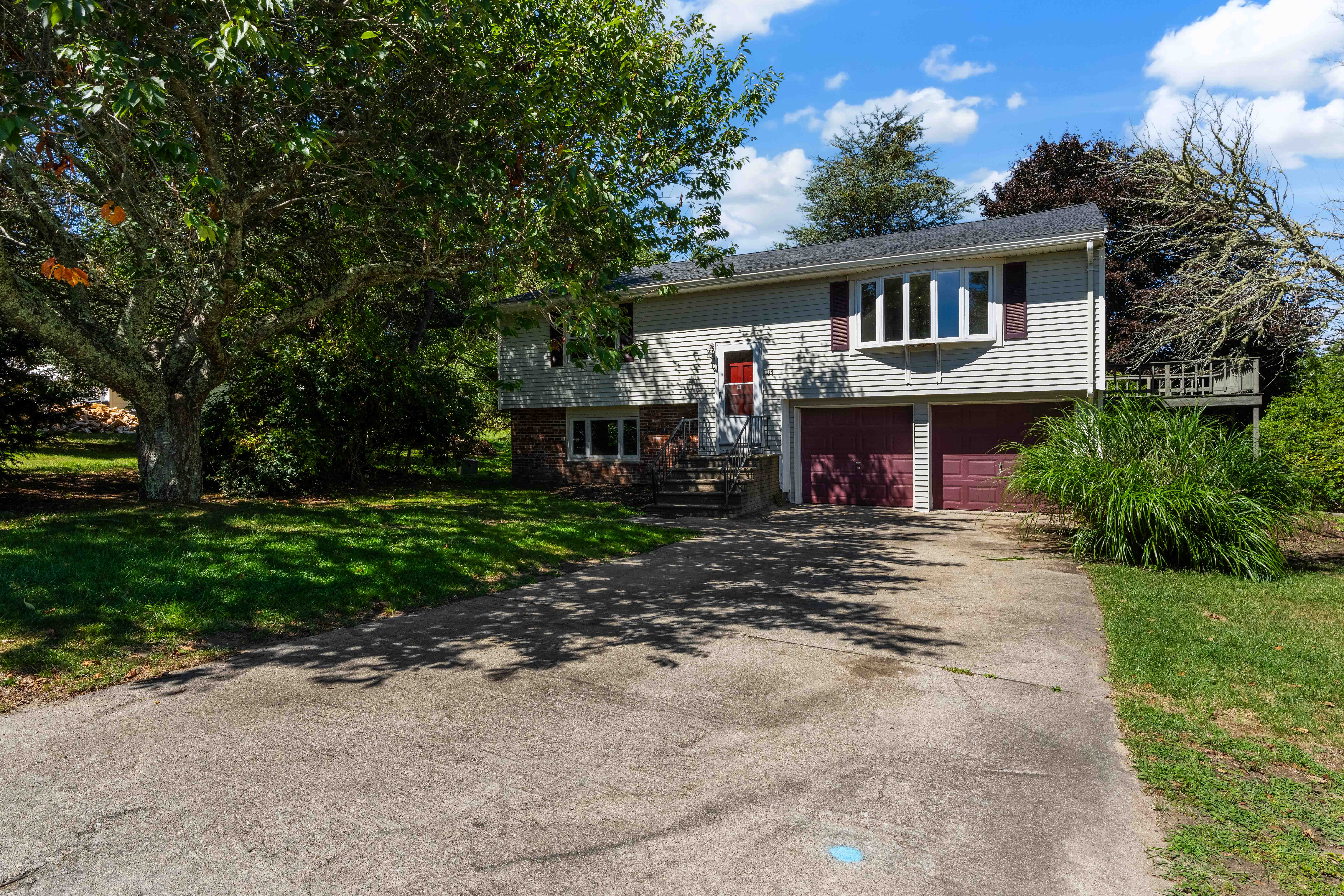 Portsmouth, Rhode Island, 02871, United States, 4 Bedrooms Bedrooms, ,3 BathroomsBathrooms,Residential,For Sale,1973967