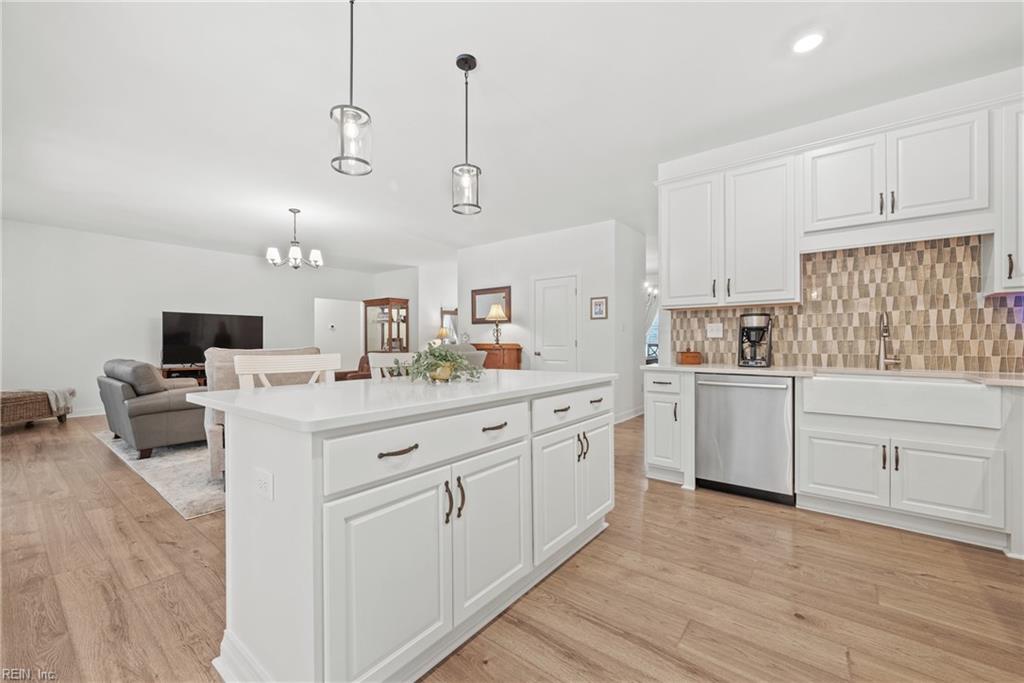 Gloucester, Virginia, 23061-2587, United States, 4 Bedrooms Bedrooms, ,3 BathroomsBathrooms,Residential,For Sale,1872162