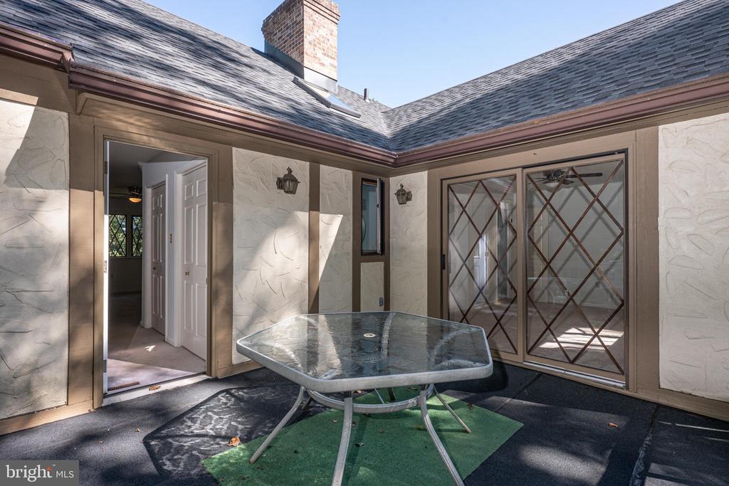 Reading, Pennsylvania, 19607, United States, 4 Bedrooms Bedrooms, ,4 BathroomsBathrooms,Residential,For Sale,1951295